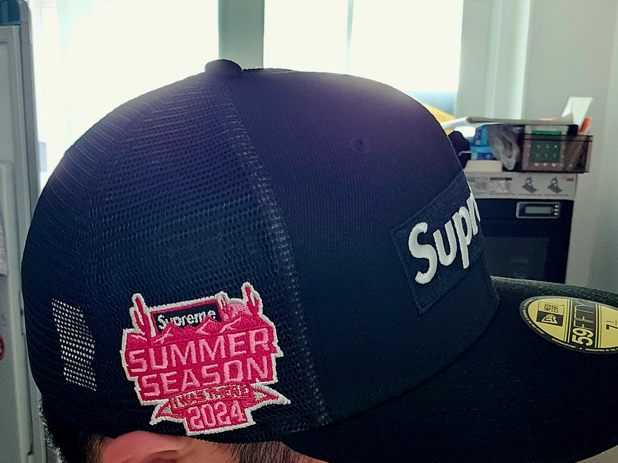 Supreme Box Logo Mesh Back New Era Black - 24SS 착용 스타일 - 7
