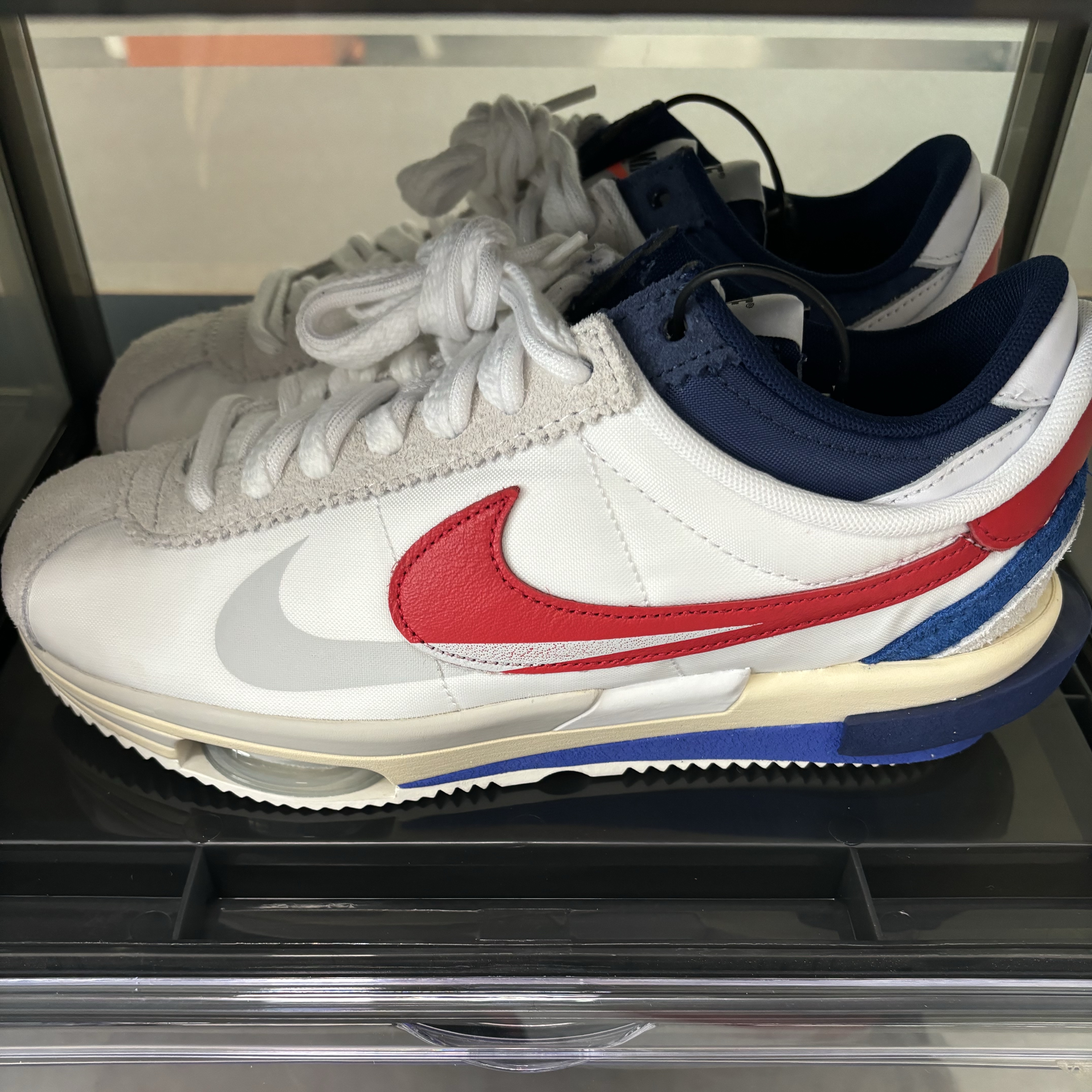 Nike x Sacai Zoom Cortez SP White and University Red 착용 스타일