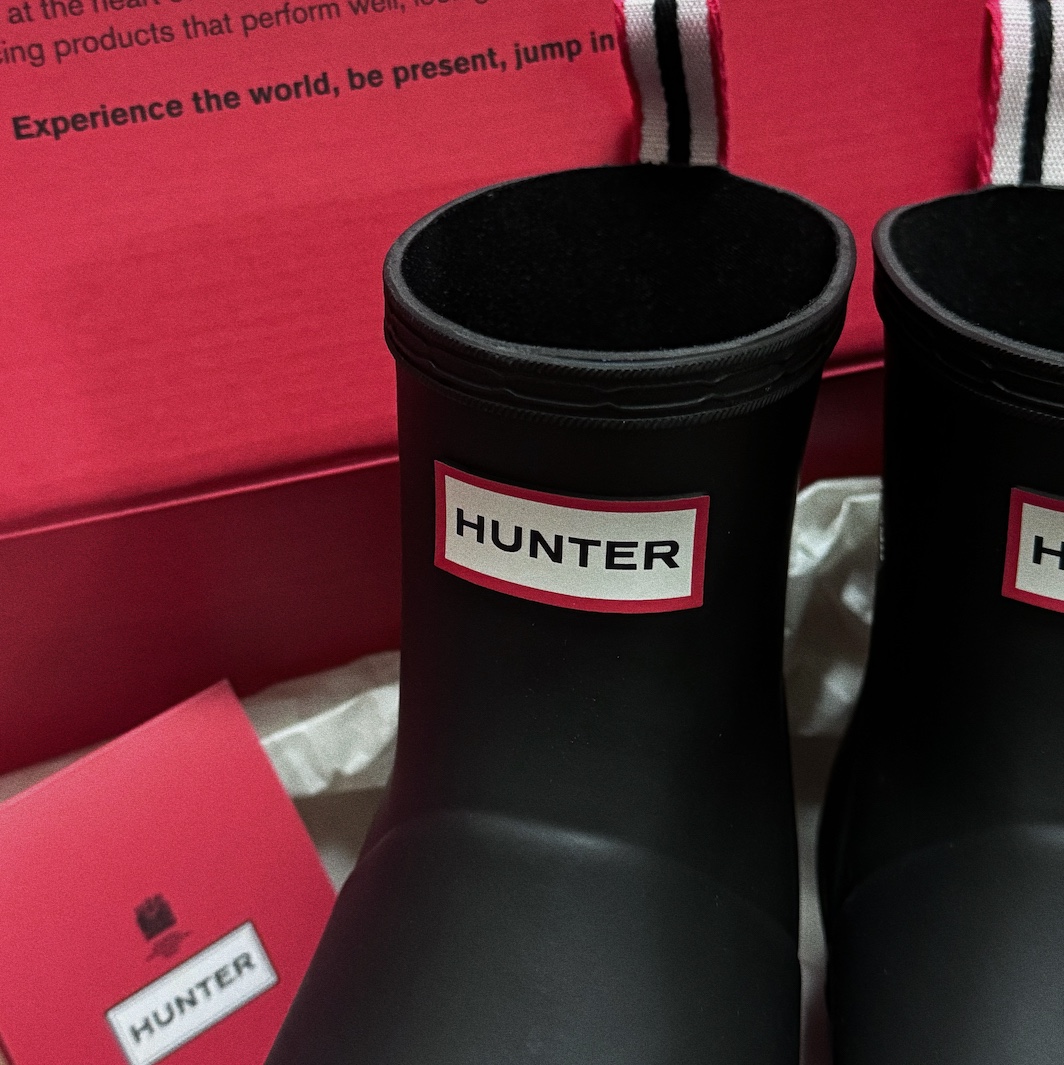 (W) Hunter Play Short Rain Boots Black 착용 스타일