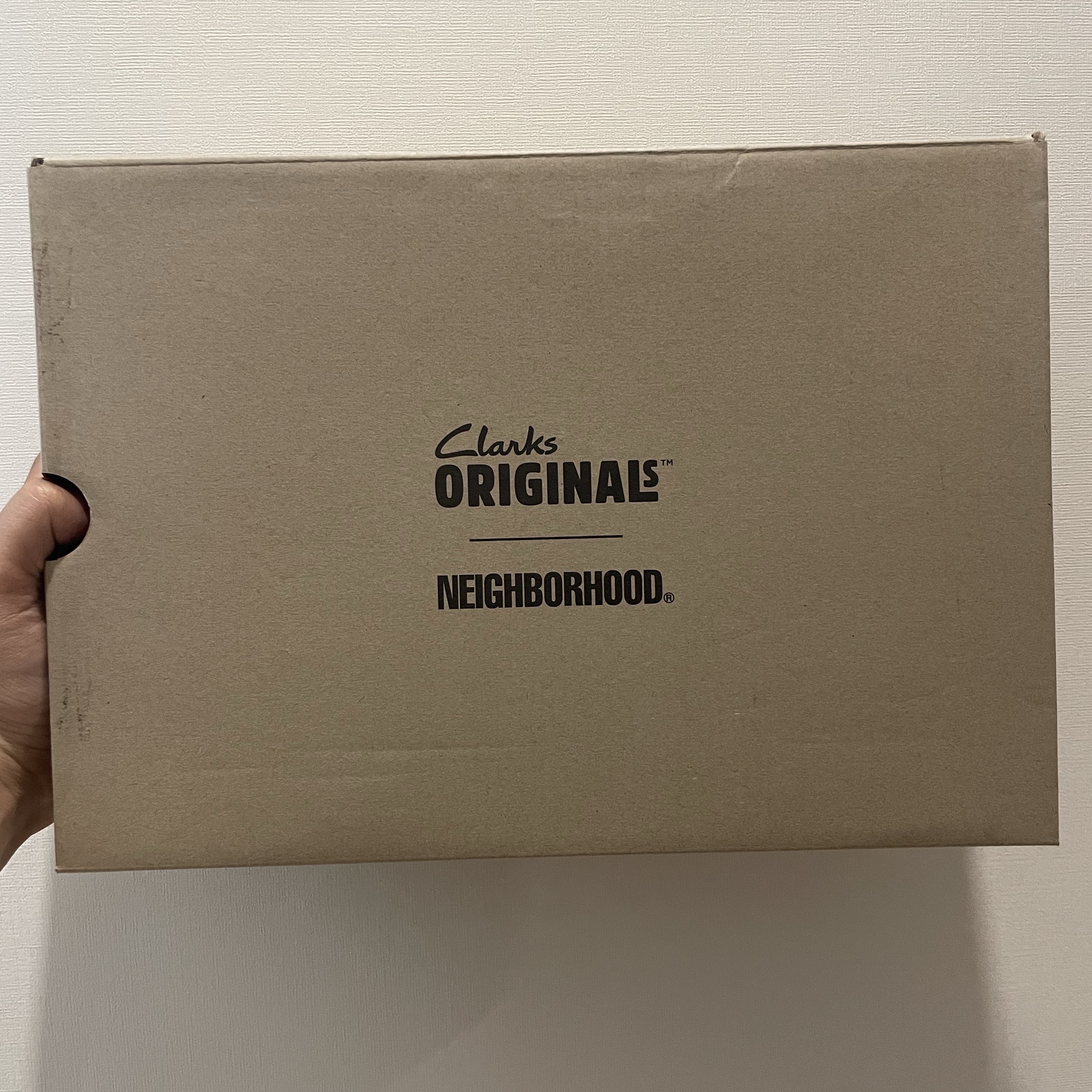 Clarks x Neighborhood Wallabe Black 착용 스타일 - 1