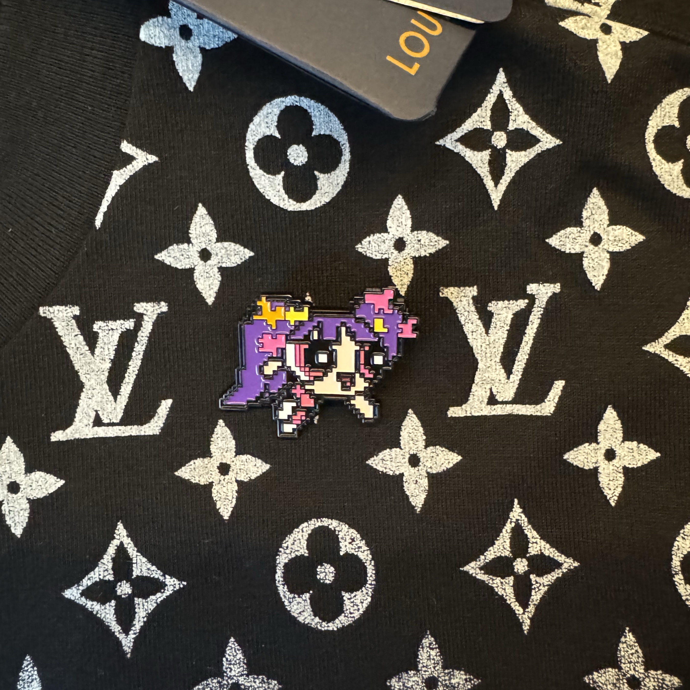 Newjeans x The Powerpuff Girls Metal Pin Badge Hanni 착용 스타일
