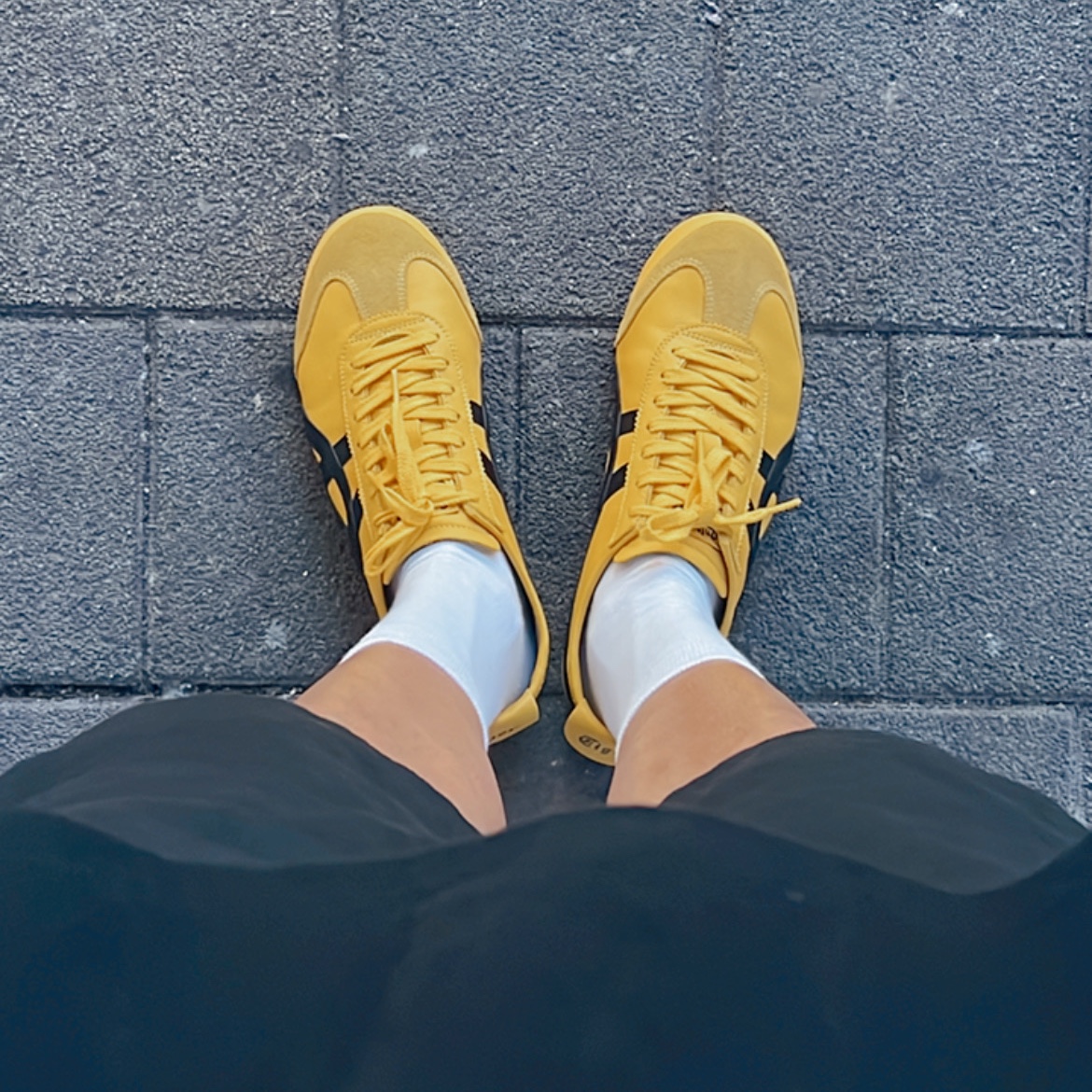 Onitsuka Tiger Mexico 66 Yellow Black 착용 스타일