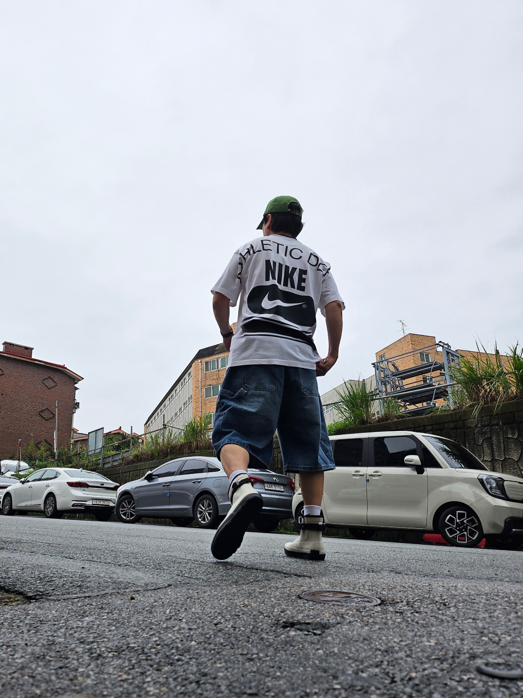 Nike NRG Massive DEPT T-Shirt White - Asia, Moonstar 810s ET027 Marke Modi White 착용 스타일 - 1