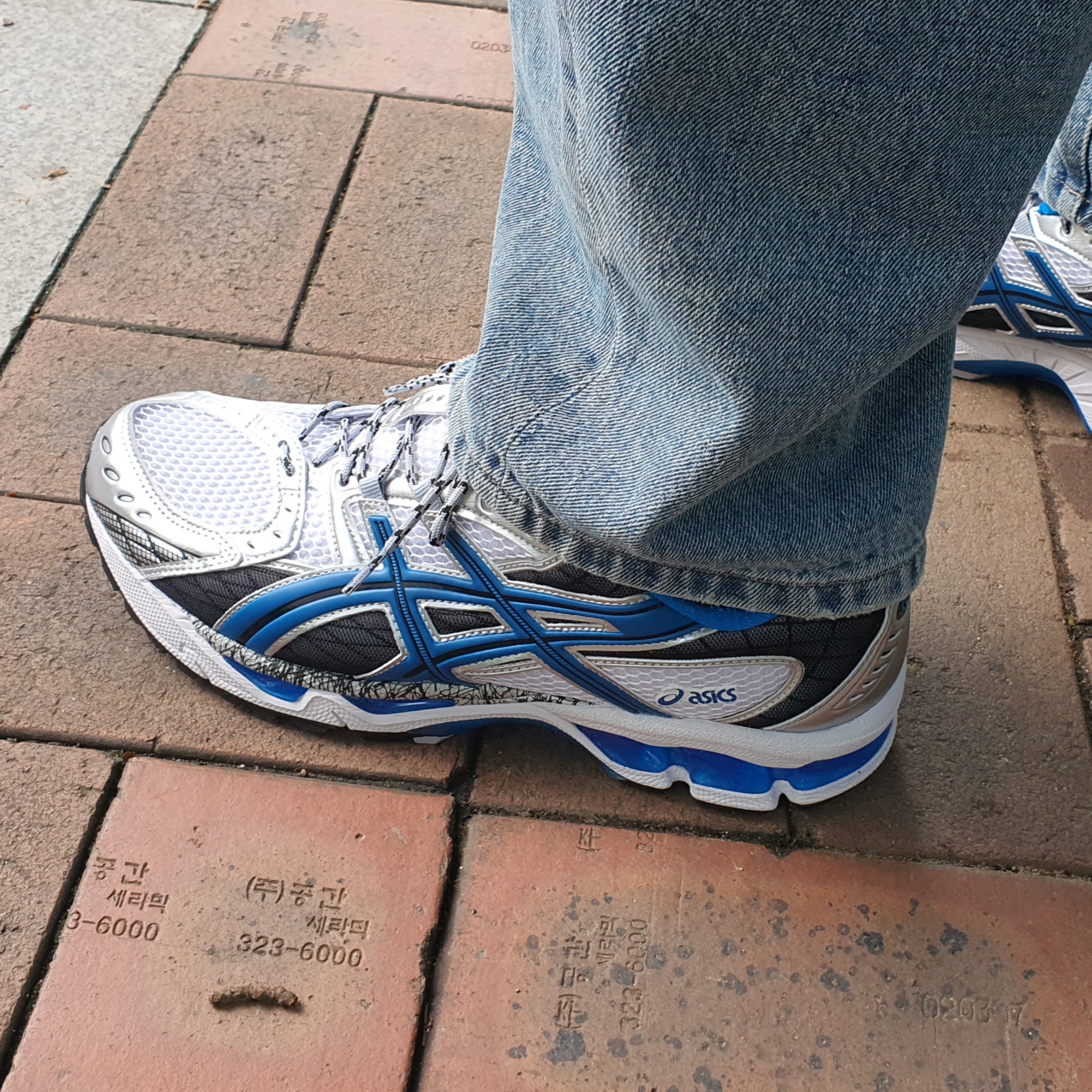 Asics Gel-Nimbus 10.1 White Directoire Blue 착용 스타일
