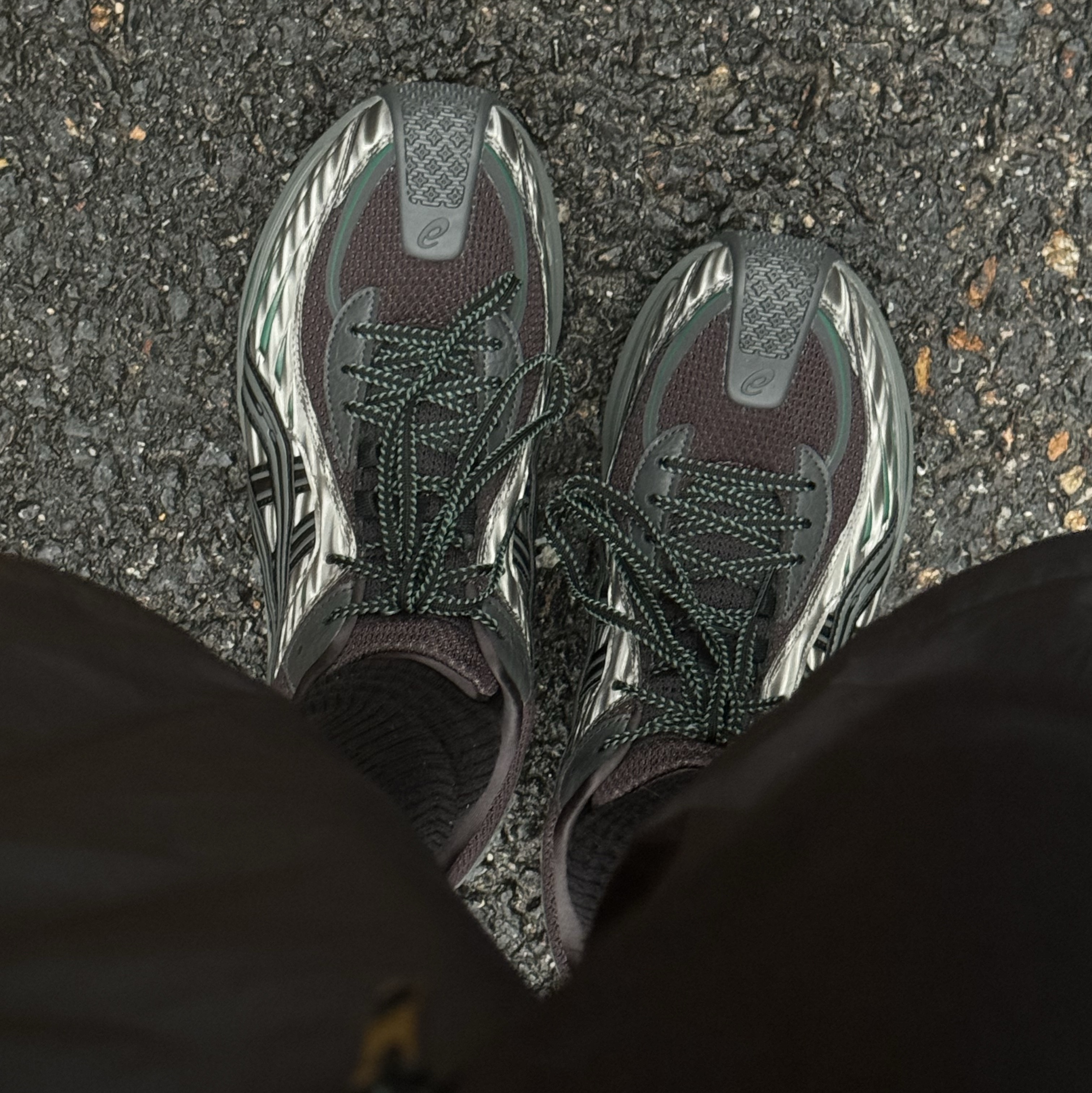 (W) Asics x Kiko Kostadinov Gel-Flammae Grey Black 착용 스타일 - 1