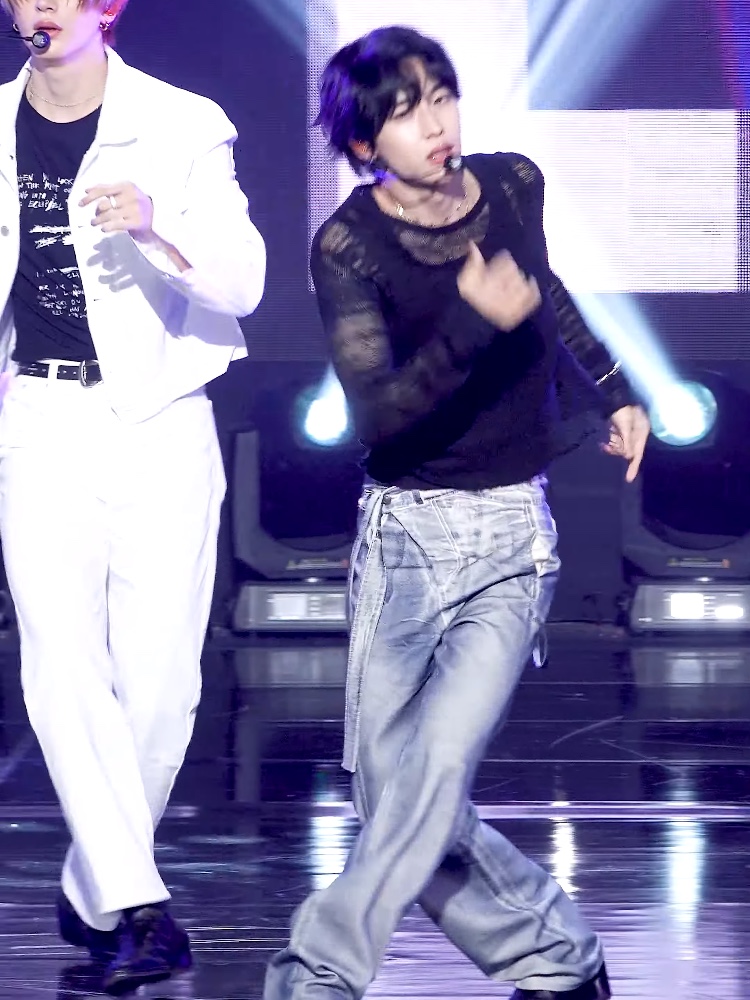 Ottolinger Women Double Fold Pants Black White Paint 착용 스타일 - 2