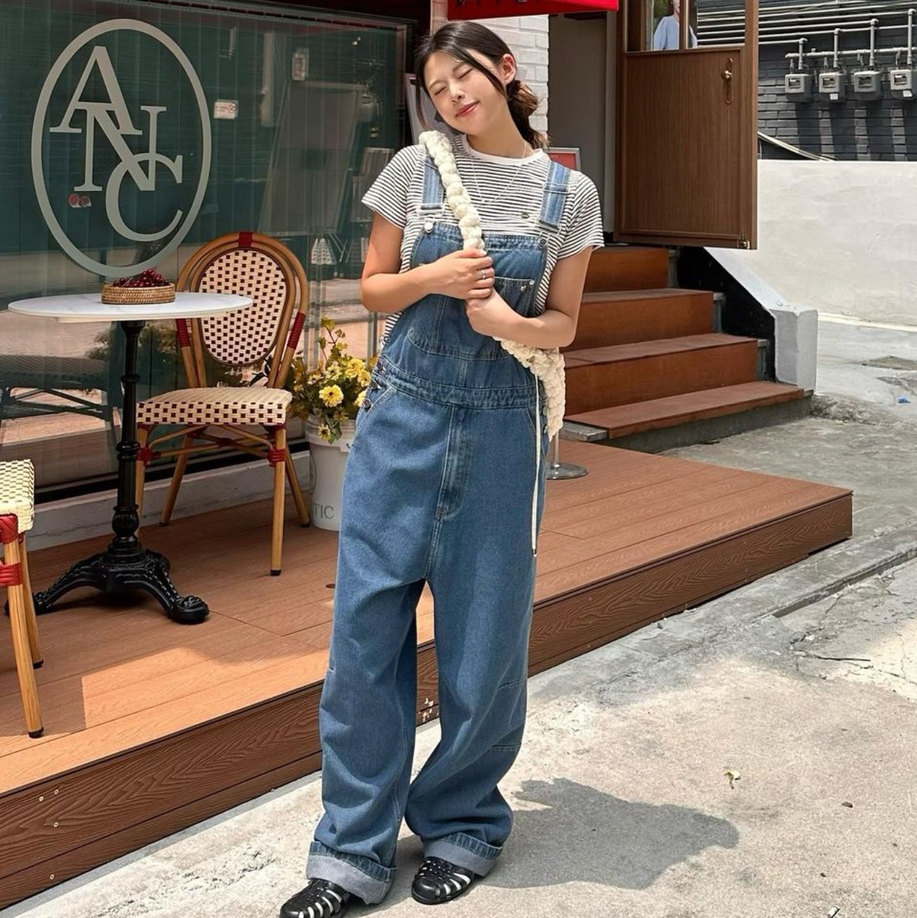 Anoetic Maxi Cloud Bag Grey, Anoetic Maxi Cloud Bag Pink 착용 스타일