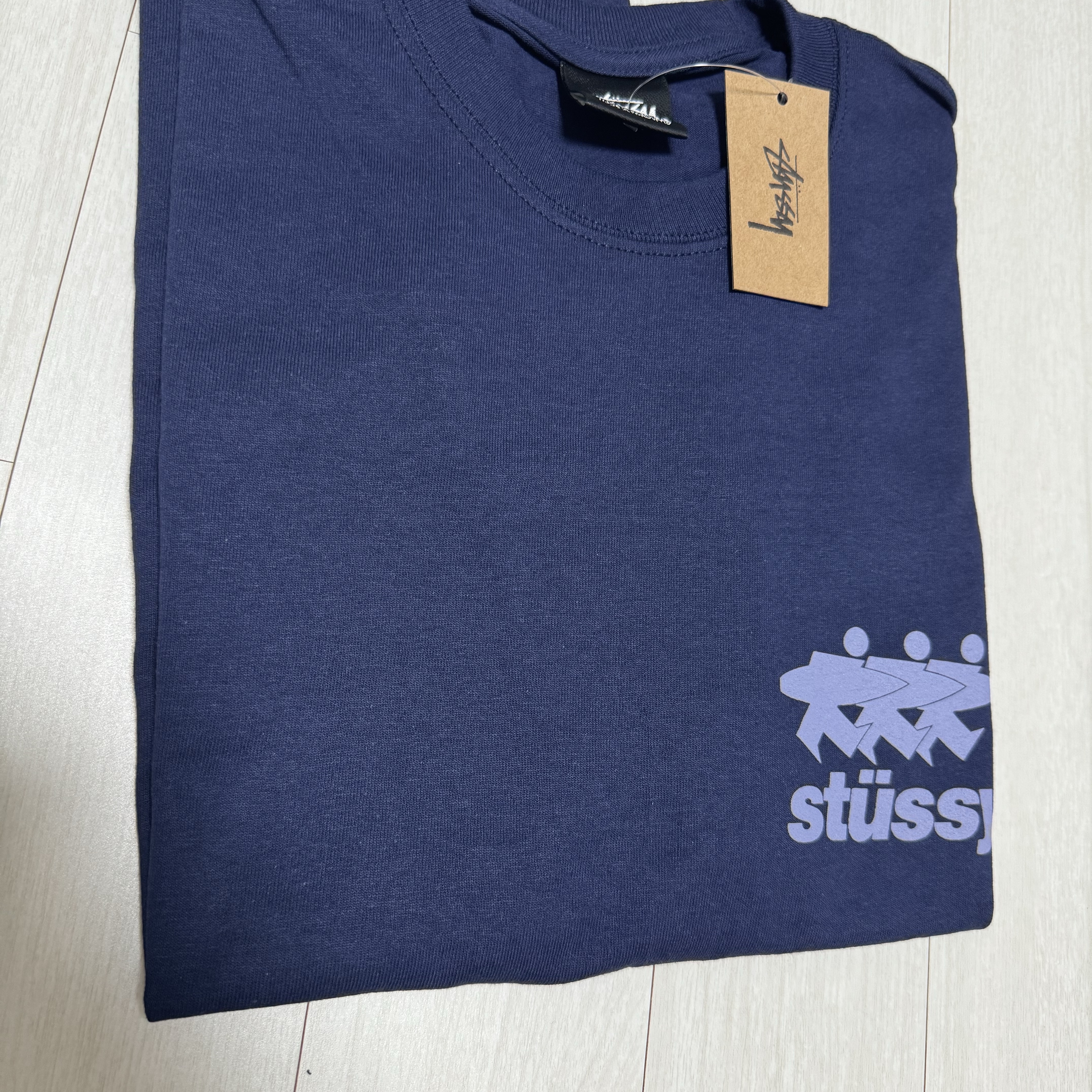 Stussy Surfwalk T-Shirt Navy 착용 스타일 - 1