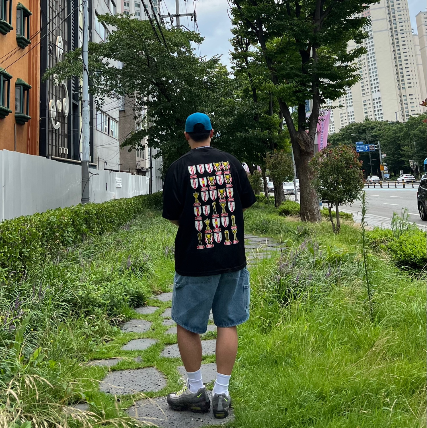 Supreme Jacquard Soccer Jersey Black - 24SS, Supreme Ventile Camp Cap Teal - 23SS 착용 스타일 - 1