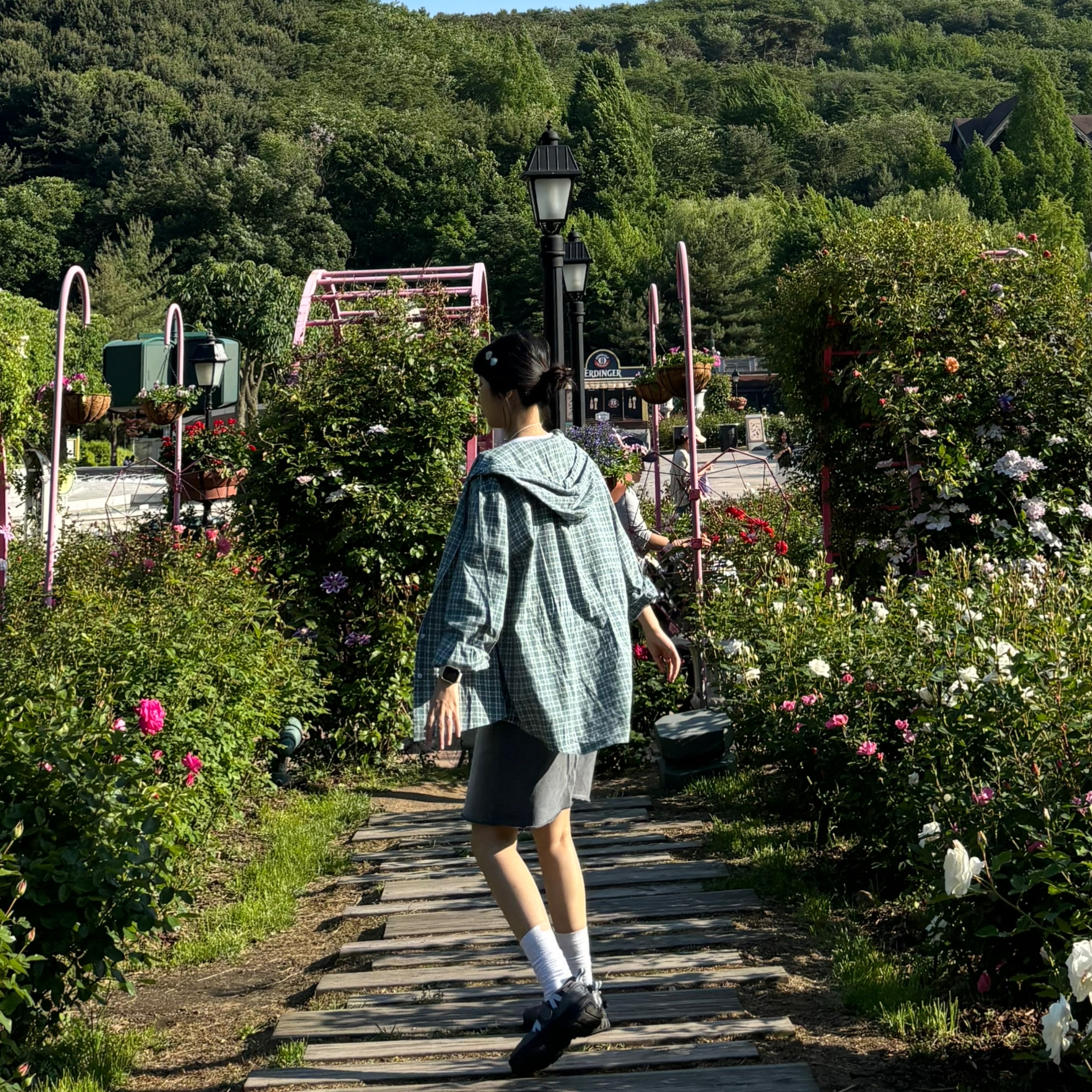 (W) Rockfishweatherwear Bryn Velcro Sneakers Dark Grey 착용 스타일 - 3