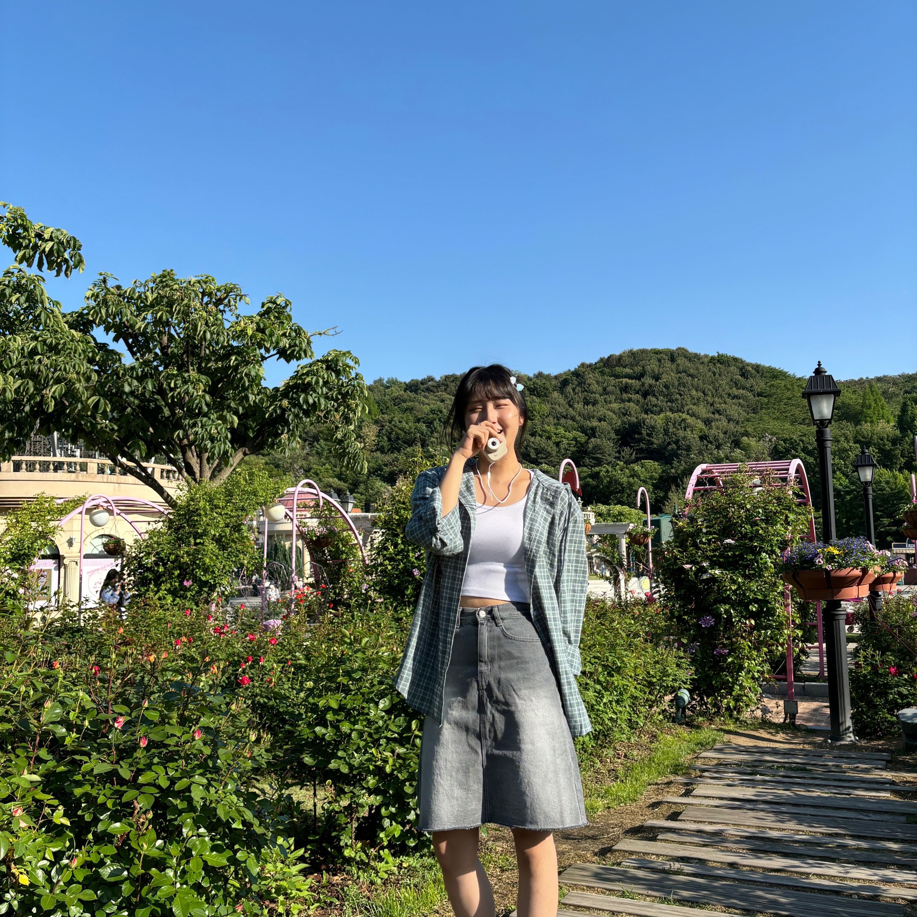 (W) Rockfishweatherwear Bryn Velcro Sneakers Dark Grey 착용 스타일 - 2