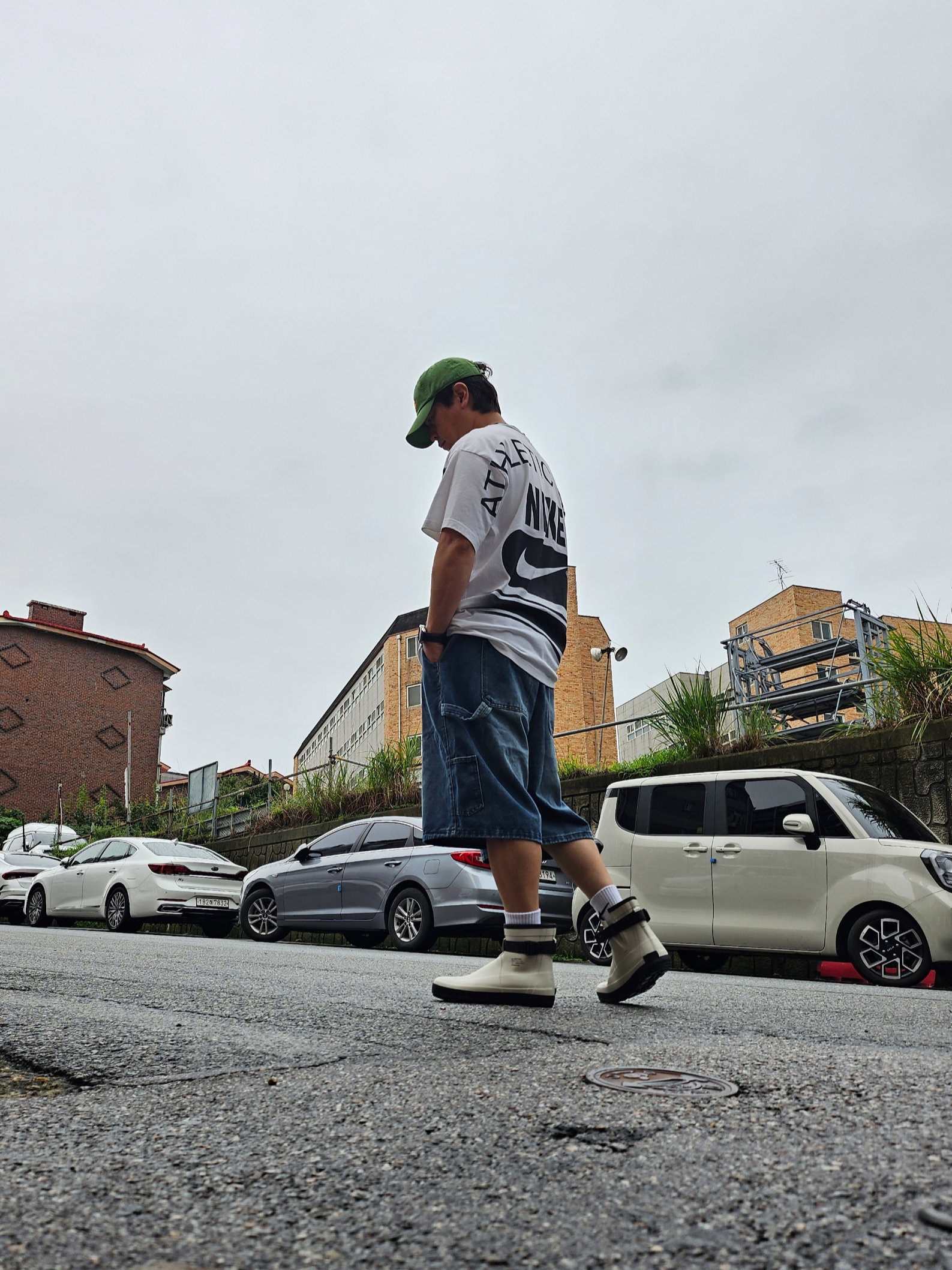 Nike NRG Massive DEPT T-Shirt White - Asia, Moonstar 810s ET027 Marke Modi White 착용 스타일 - 2