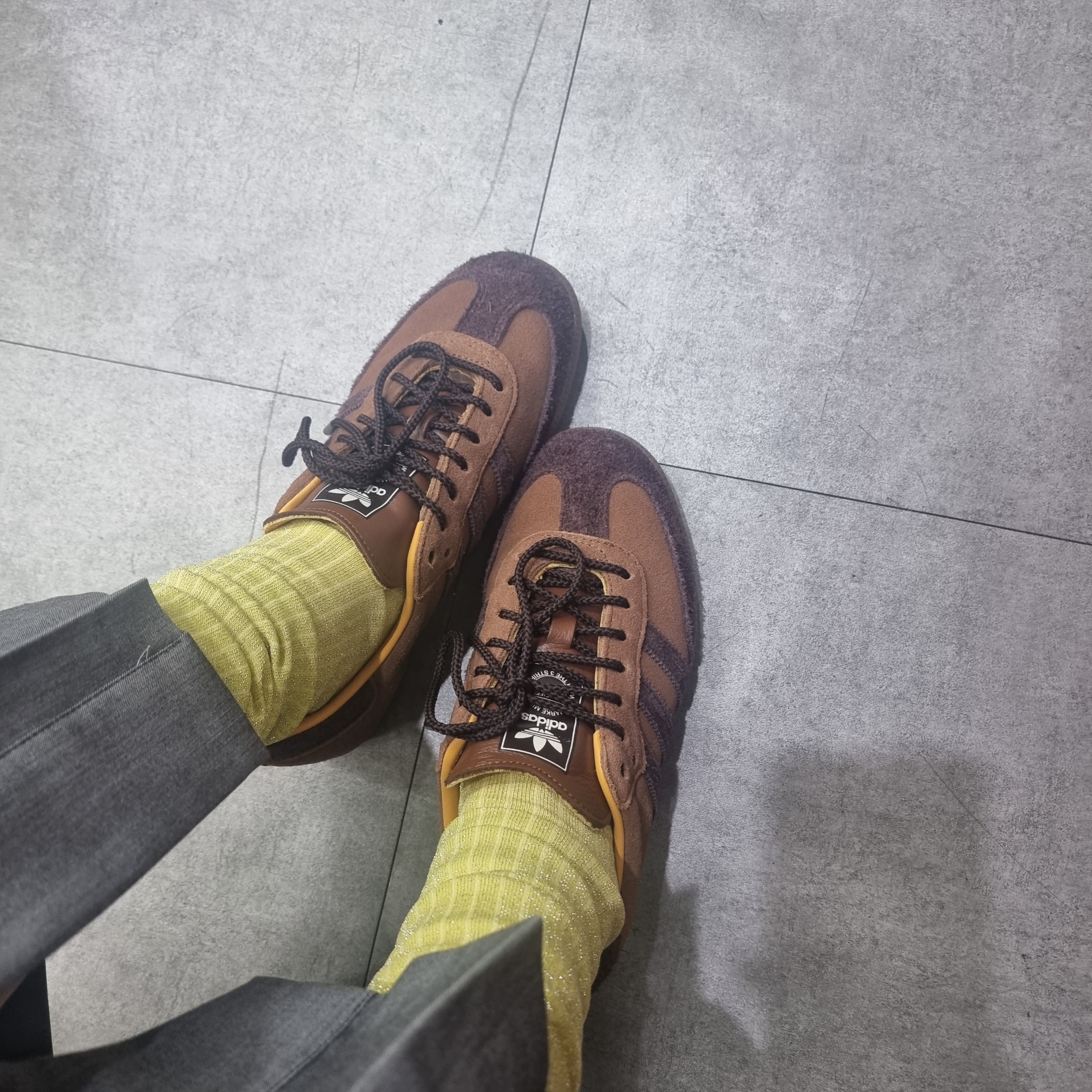 Adidas Samba OG Tal Preloved Brown Shadow Brown 착용 스타일