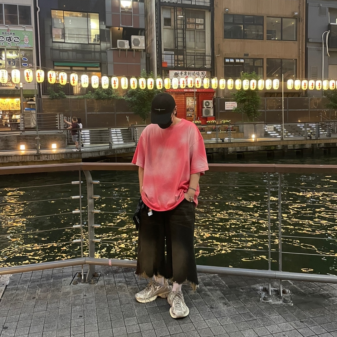 Nonnod Back Detail T-Shirt Deep Pink, Balenciaga 3XL Sneakers Light Beige 착용 스타일