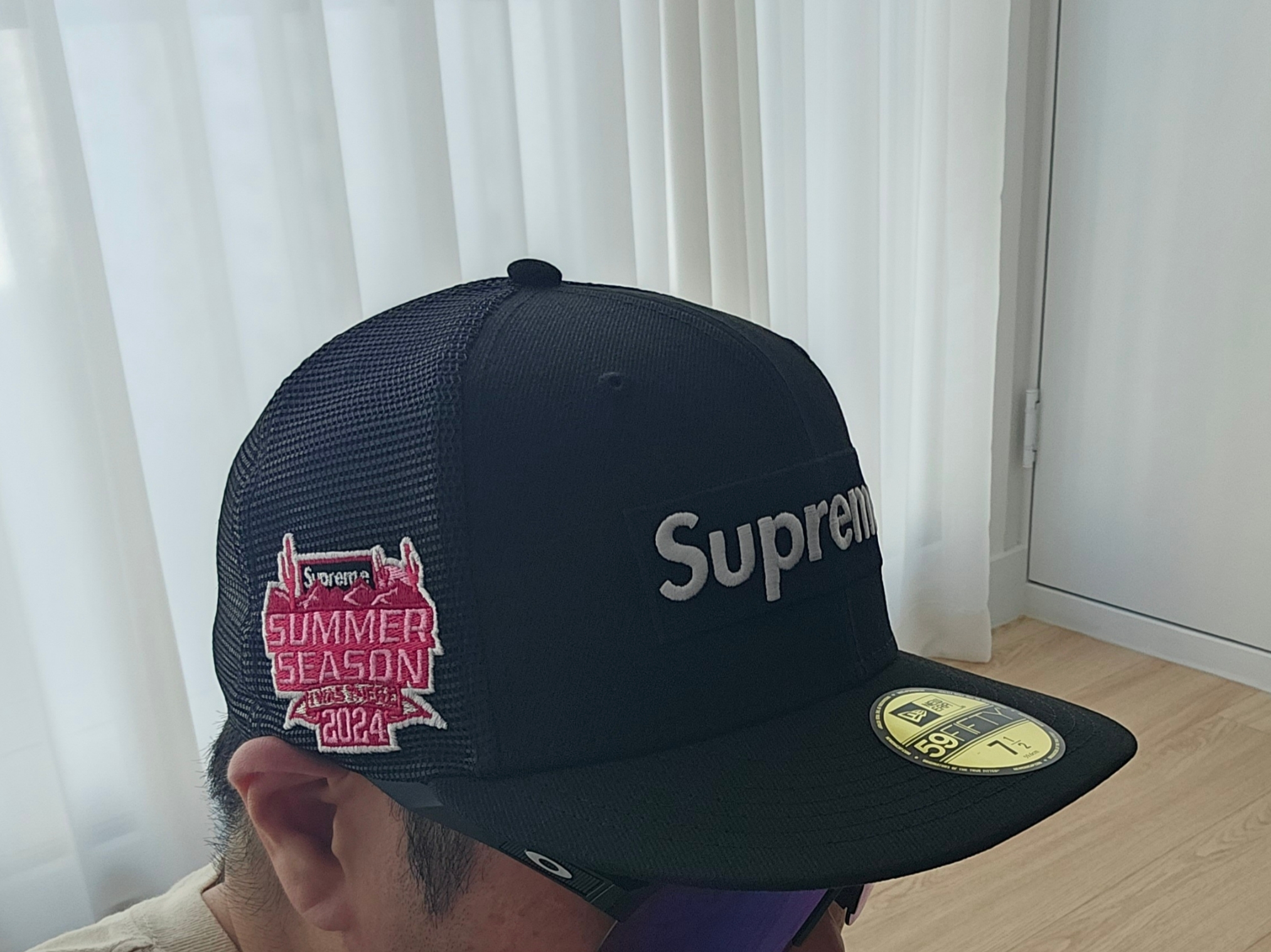 Supreme Box Logo Mesh Back New Era Black - 24SS 착용 스타일 - 4