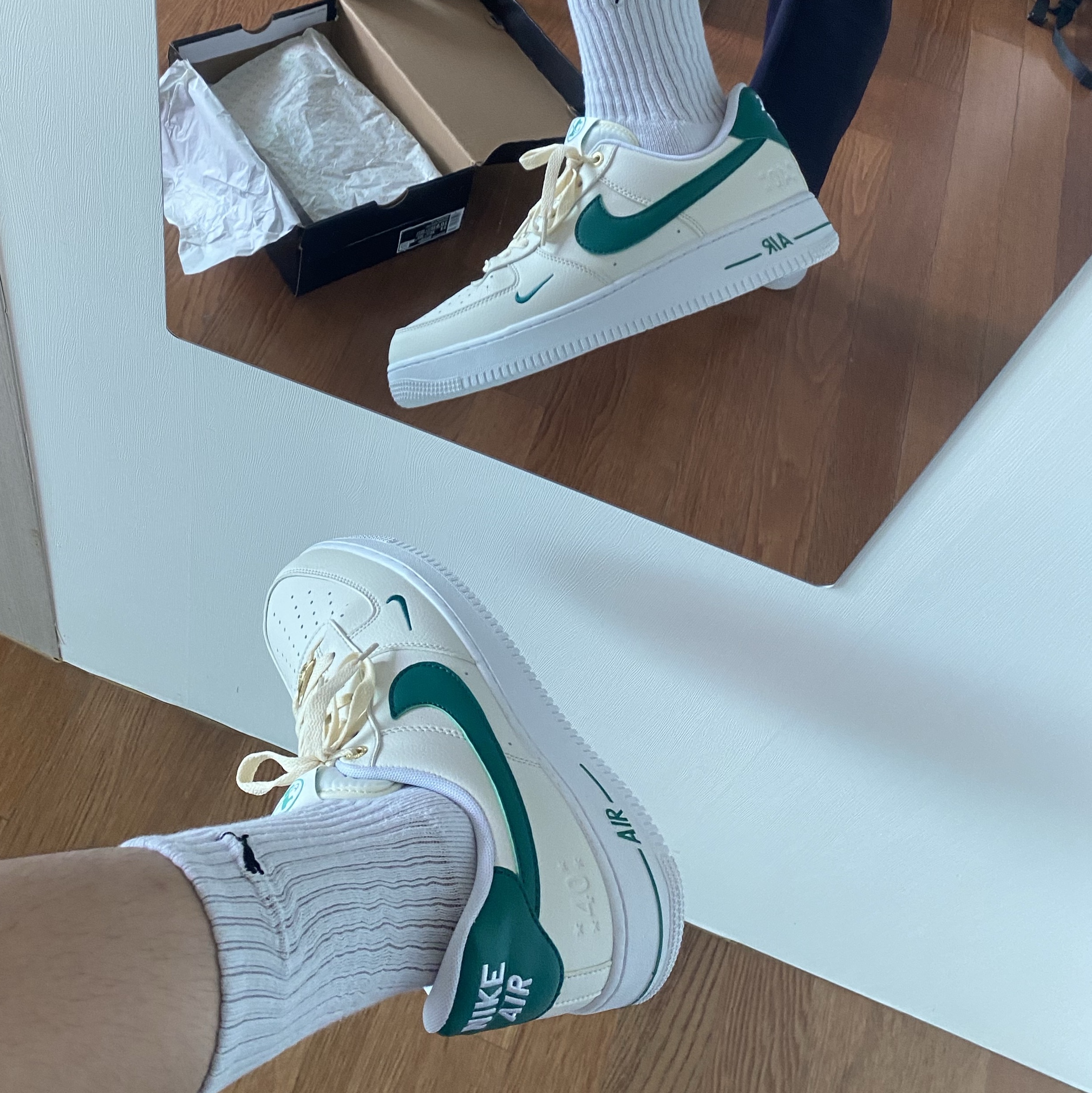 Nike Air Force 1 '07 LV8 40th Anniversary Join Forces Sail Malachite 착용 스타일 - 2