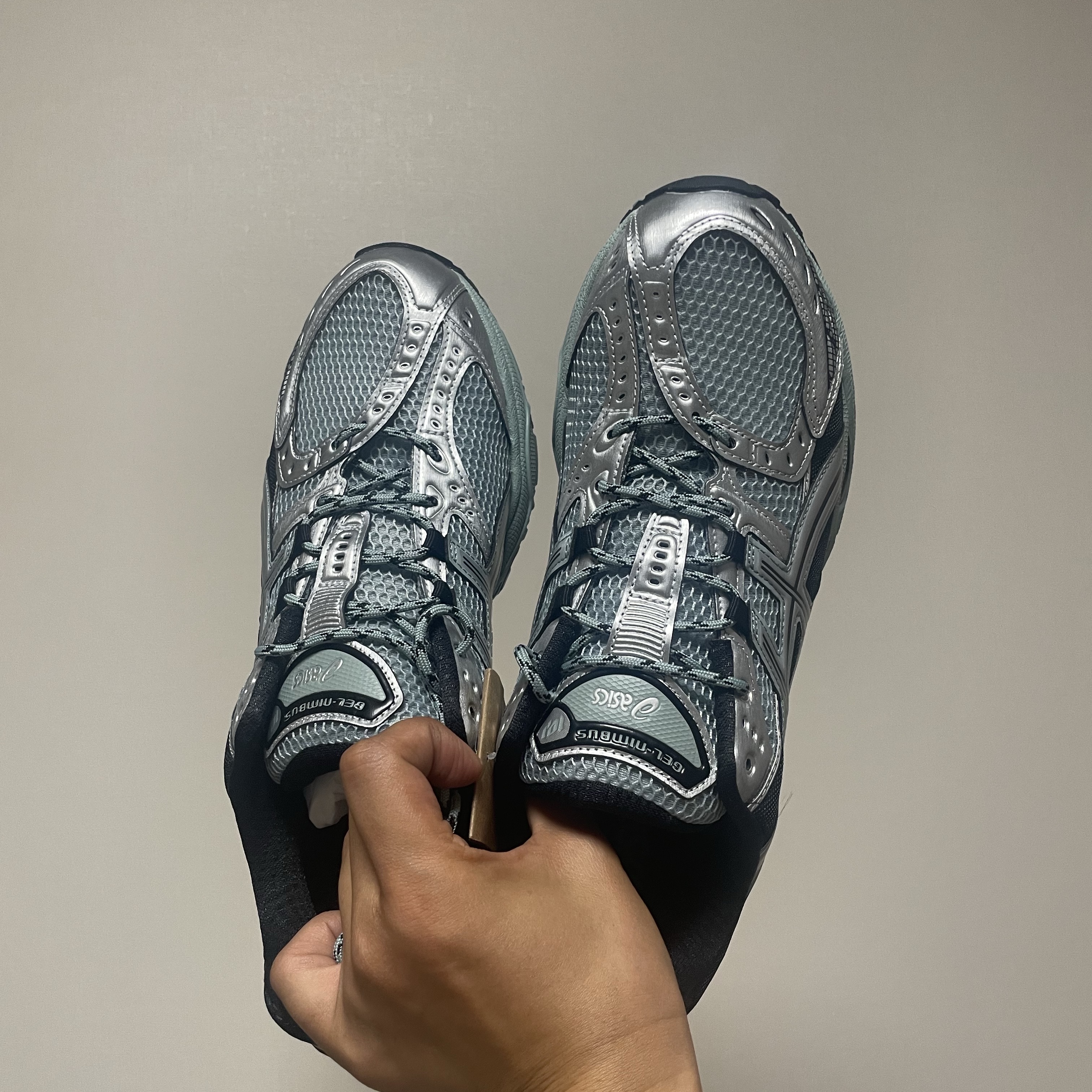 Asics Gel-Nimbus 10.1 Ocean Haze Pure Silver 착용 스타일 - 5