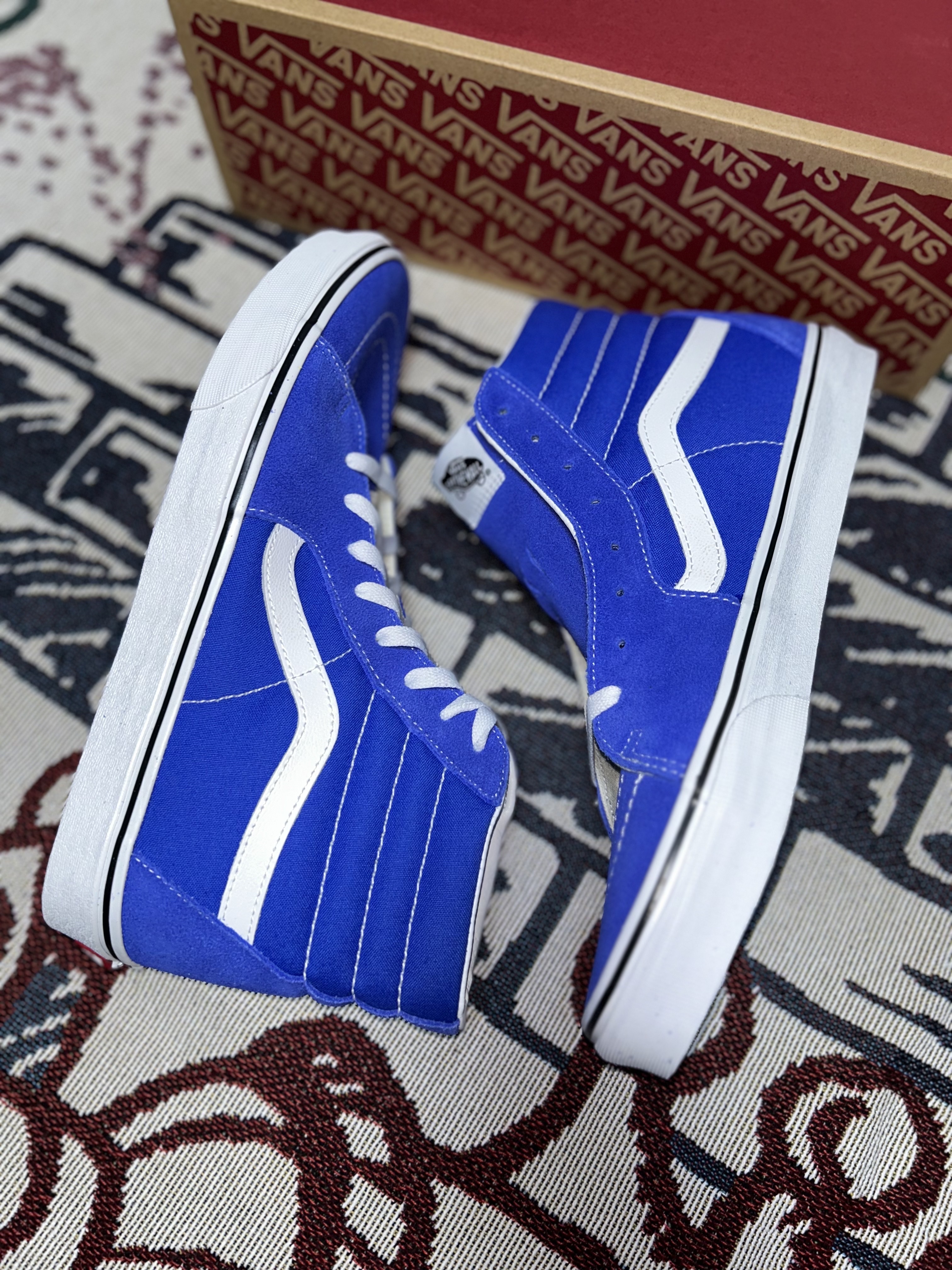 Vans Sk8-Hi Tri-tone Dazzling Blue 착용 스타일 - 4