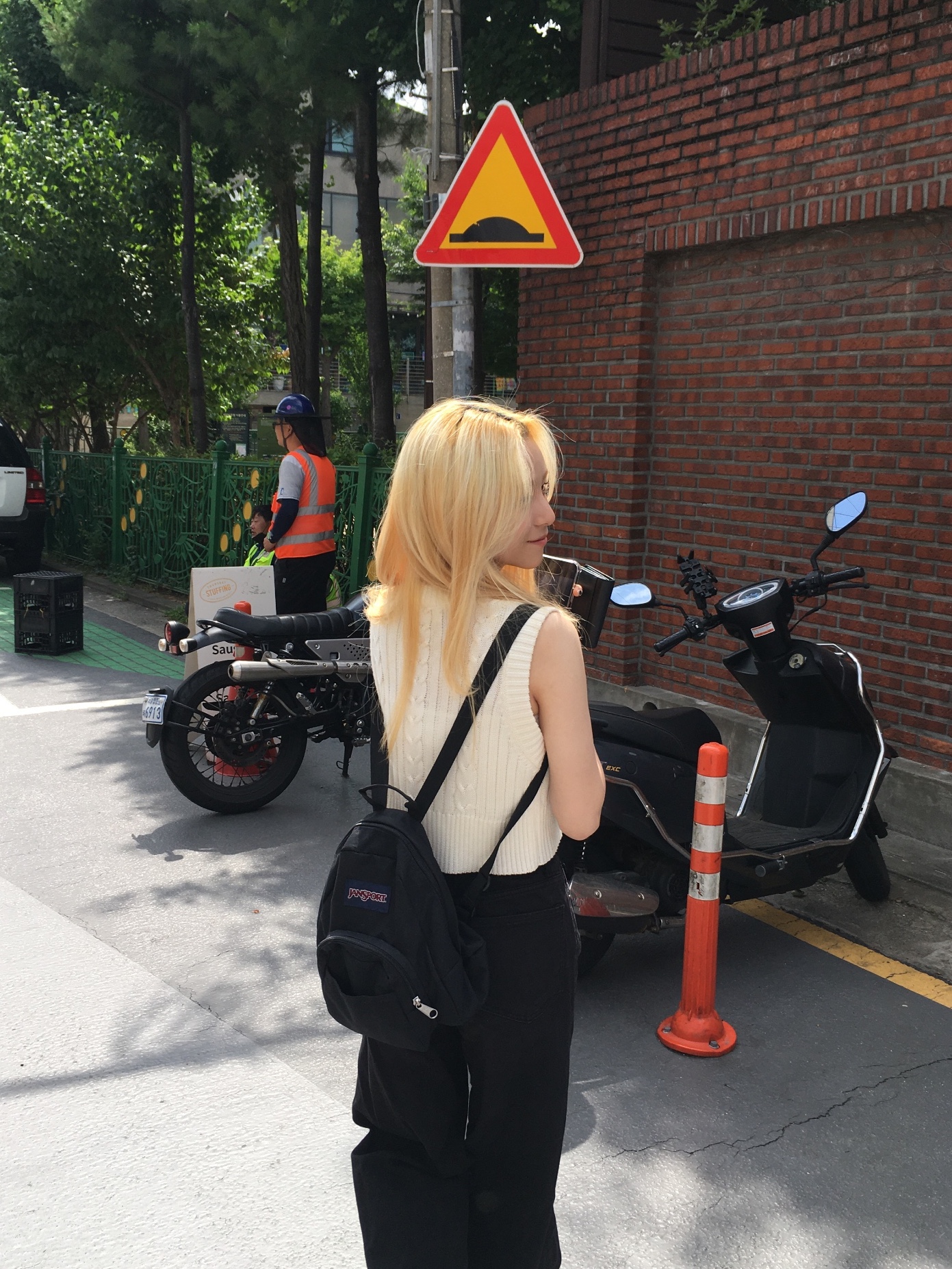 Jansport Half Pint Mini Backpack Black, (GS) Jordan 1 Retro High OG Light Smoke Grey 착용 스타일 - 1