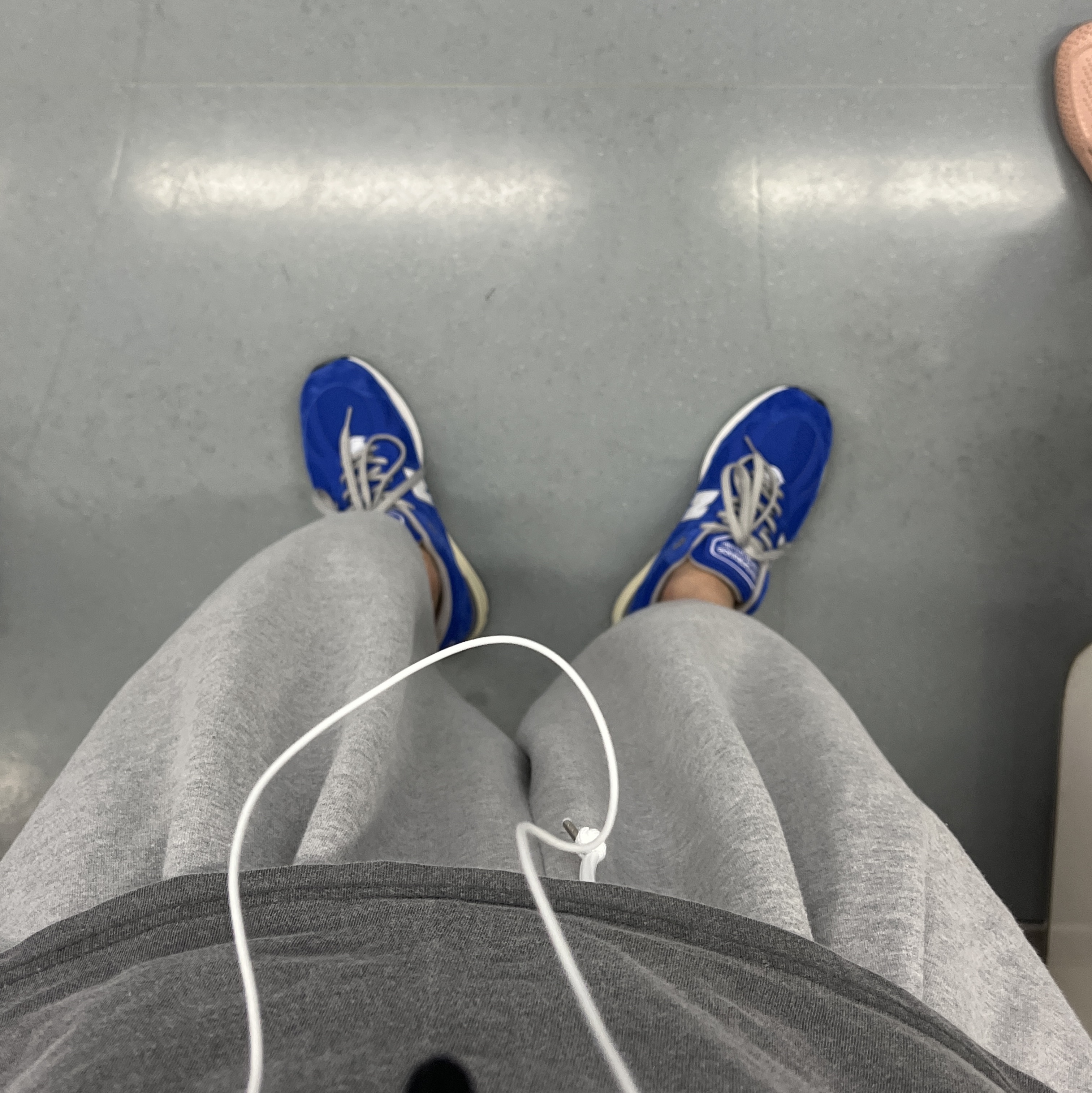 New Balance 991v2 Made in UK Dazzling Blue 착용 스타일