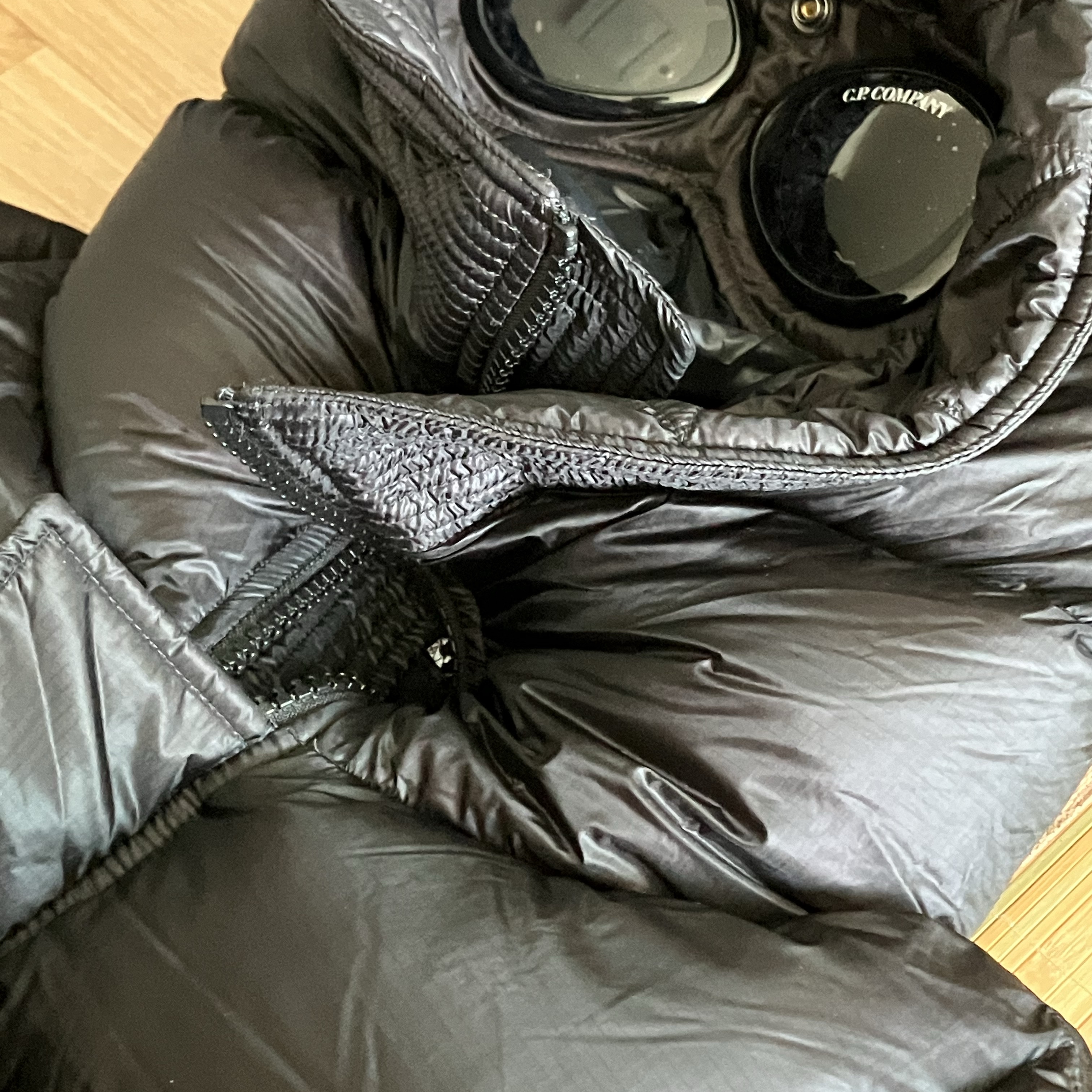 C.P. Company DD Shell Utility Goggle Jacket Black - 21FW 착용 스타일