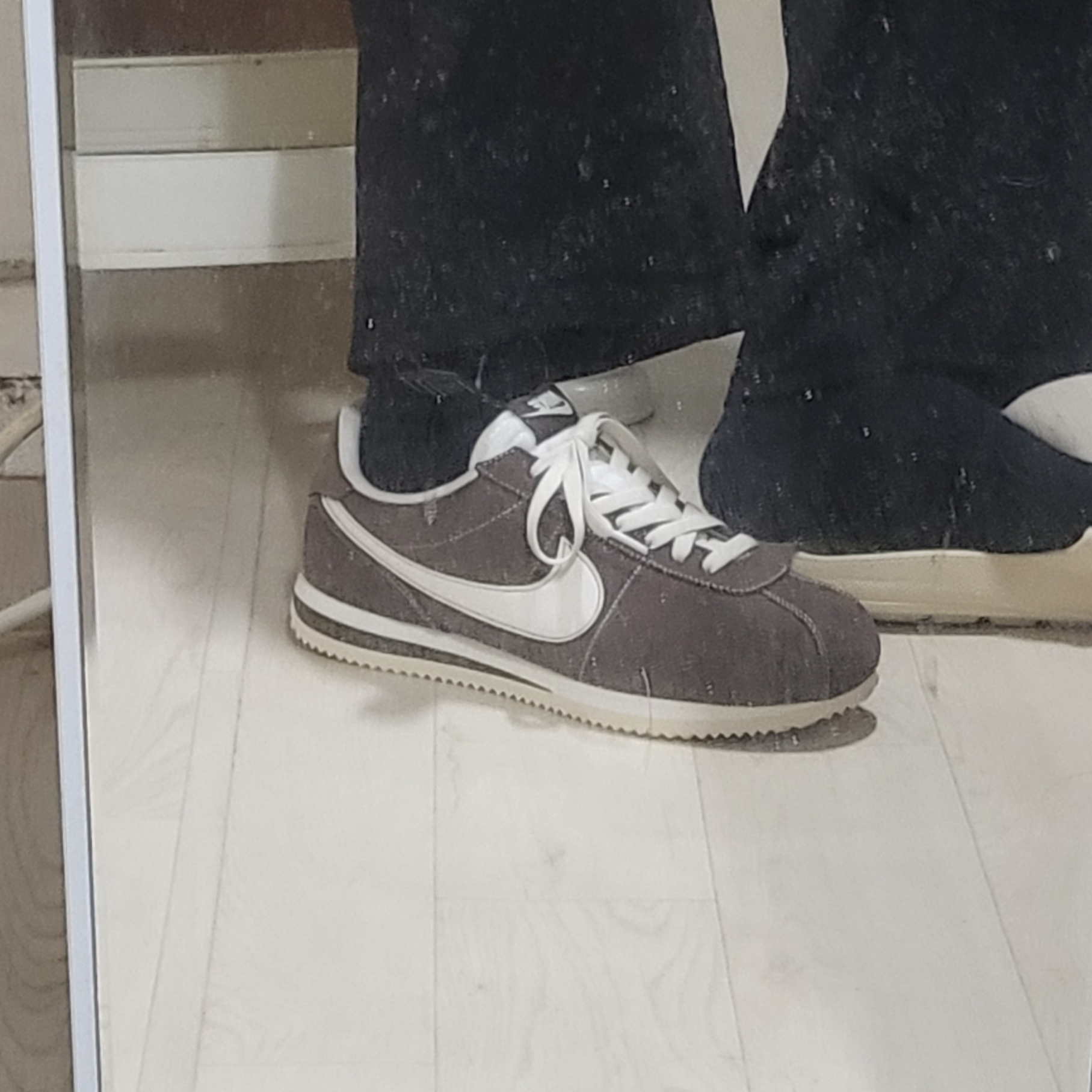 Nike Cortez SE Hangul Day Baroque Brown Sail 착용 스타일