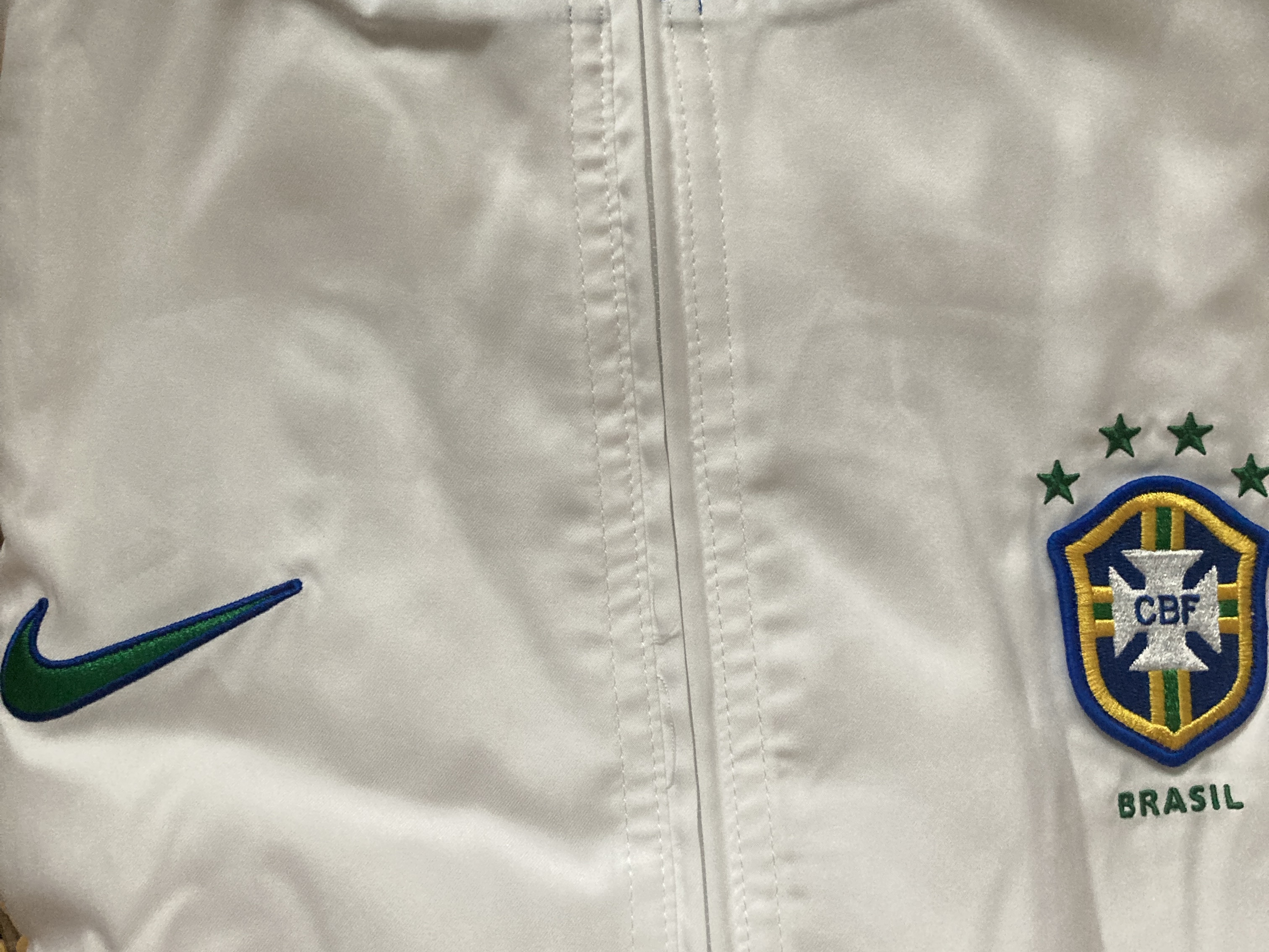 Nike Brazil 1998 Reissue Soccer Replica Track Jacket White (FZ6681-100) 착용 스타일 - 3