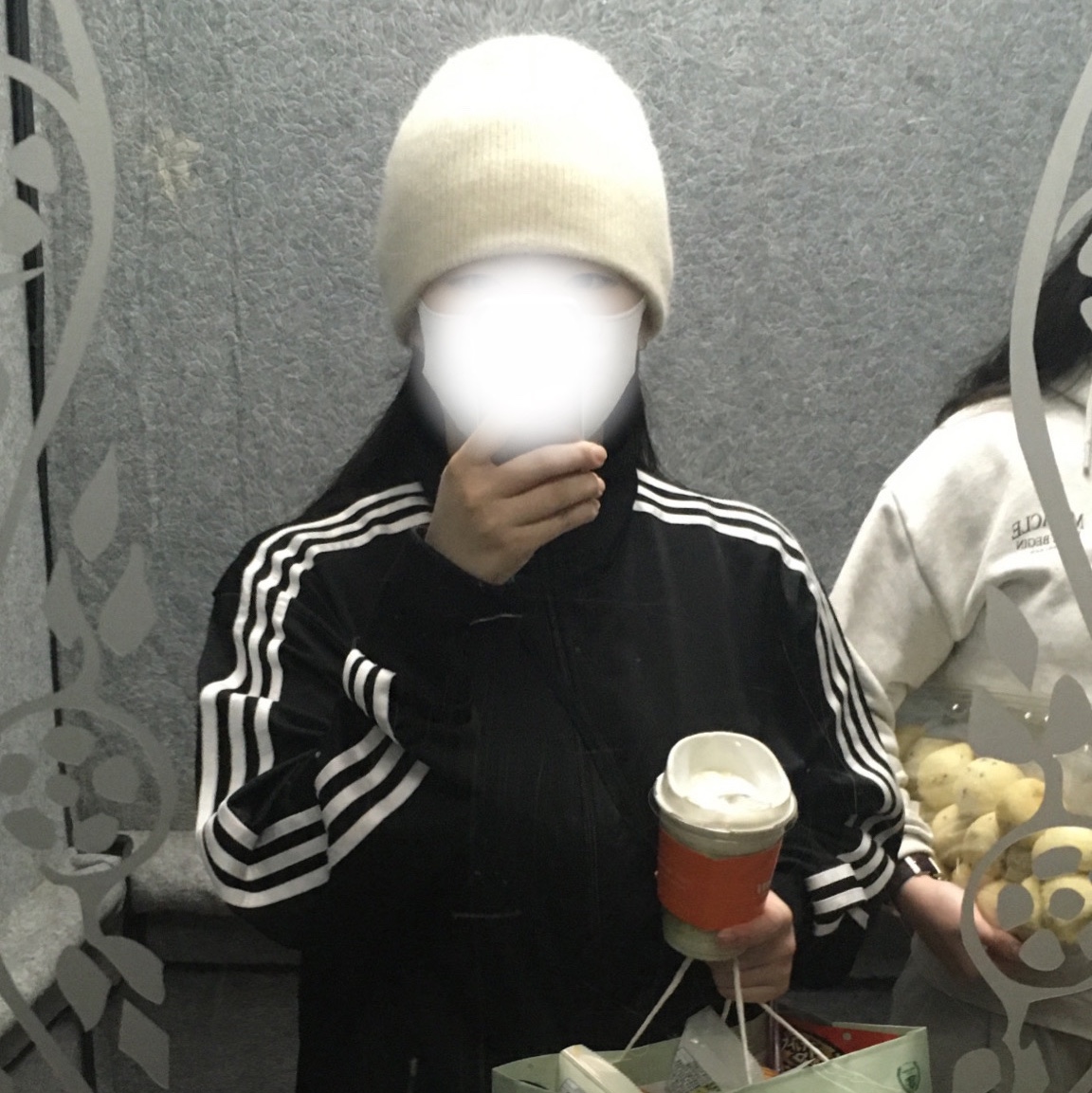 Matin Kim Logo Jacquard Short Beanie Black, Adidas Adicolor Classics Firebird Track Top Black - KR Sizing 착용 스타일 - 2