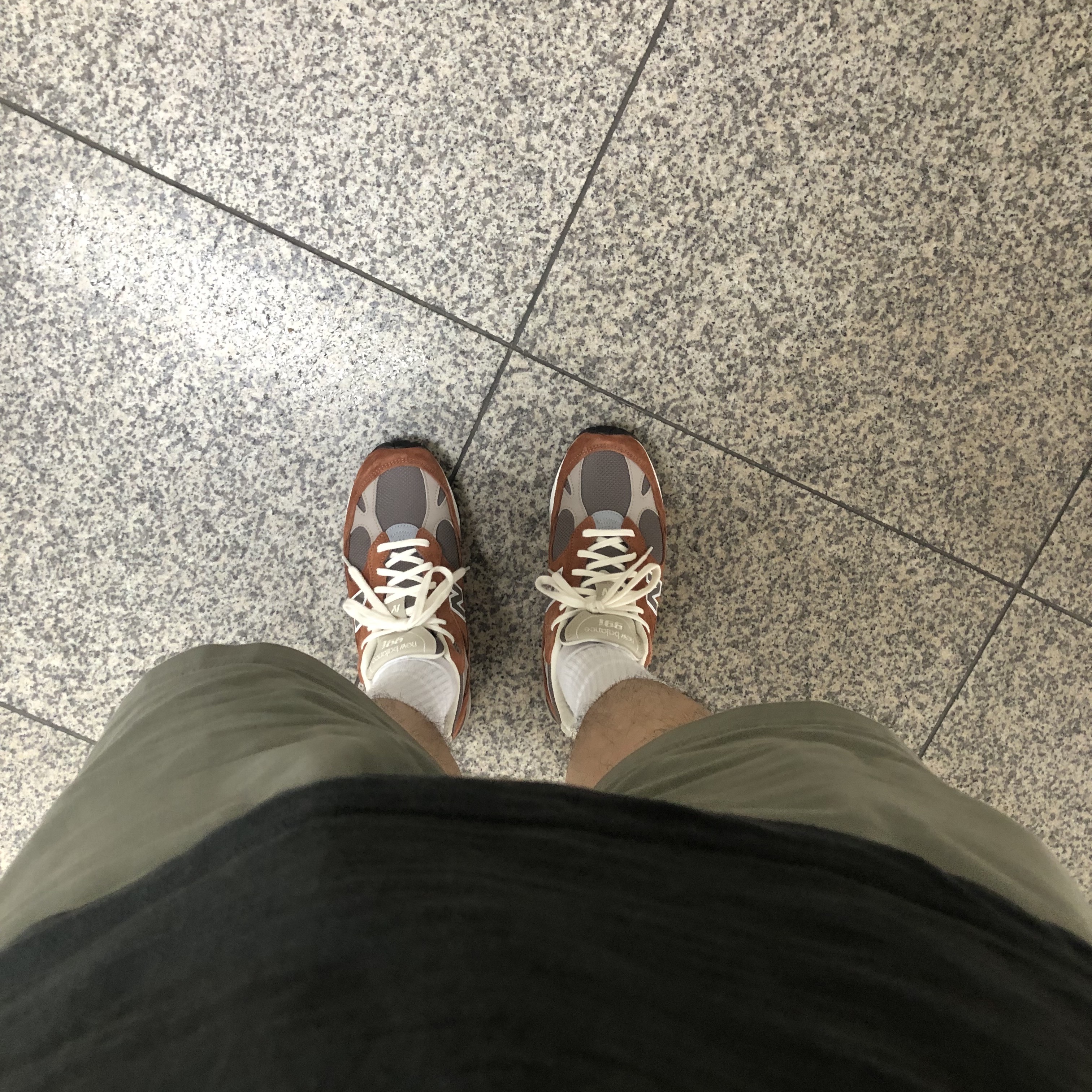 New Balance 991 Made in UK Sequoia Falcon 착용 스타일