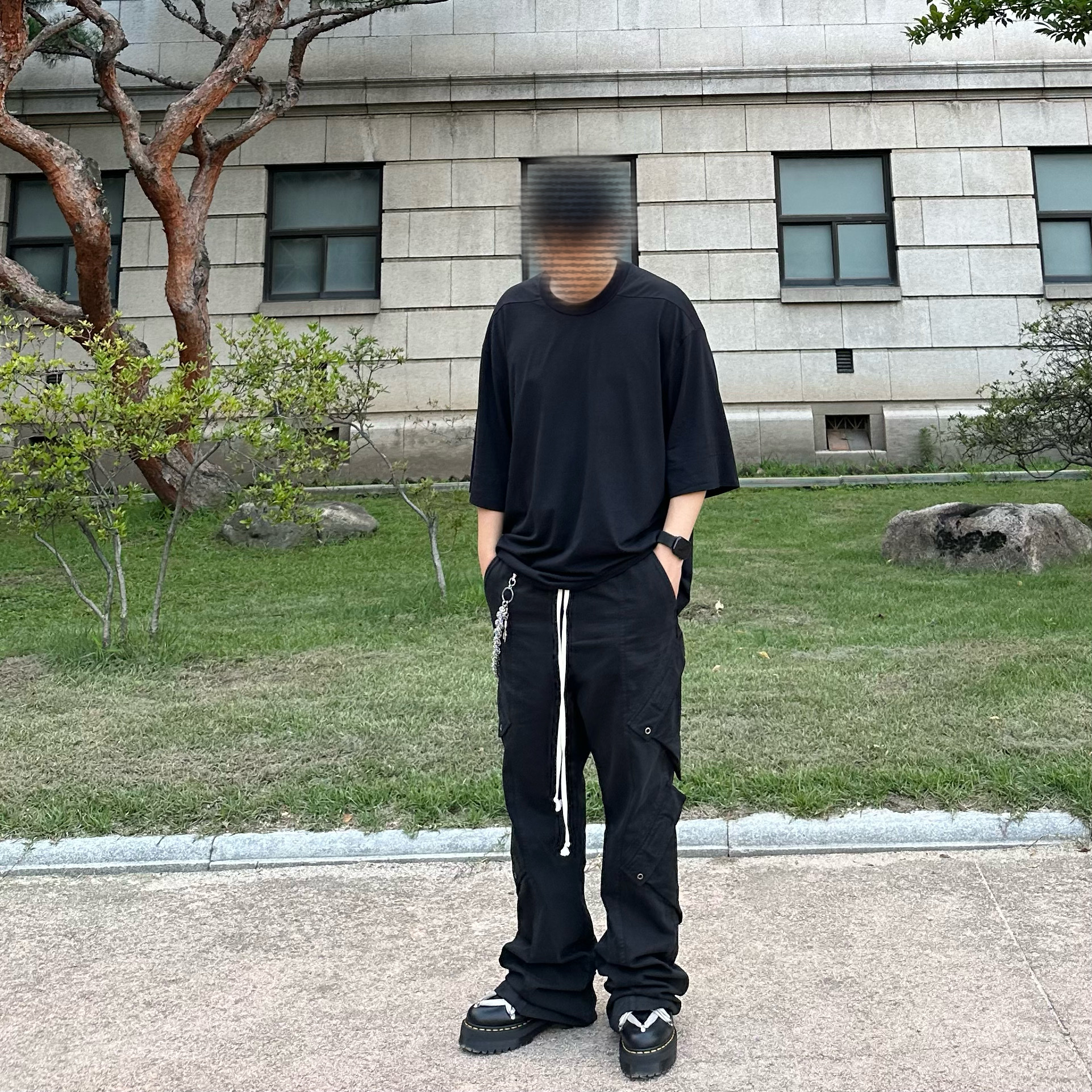 Dr. Martens x Rick Owens 1460 RO Leather Lace Up Platform Boots Black Lunar, Undermycar Leachianus Multiple Tangles Double Logo Chain Down Blue - 23SS 착용 스타일 - 2