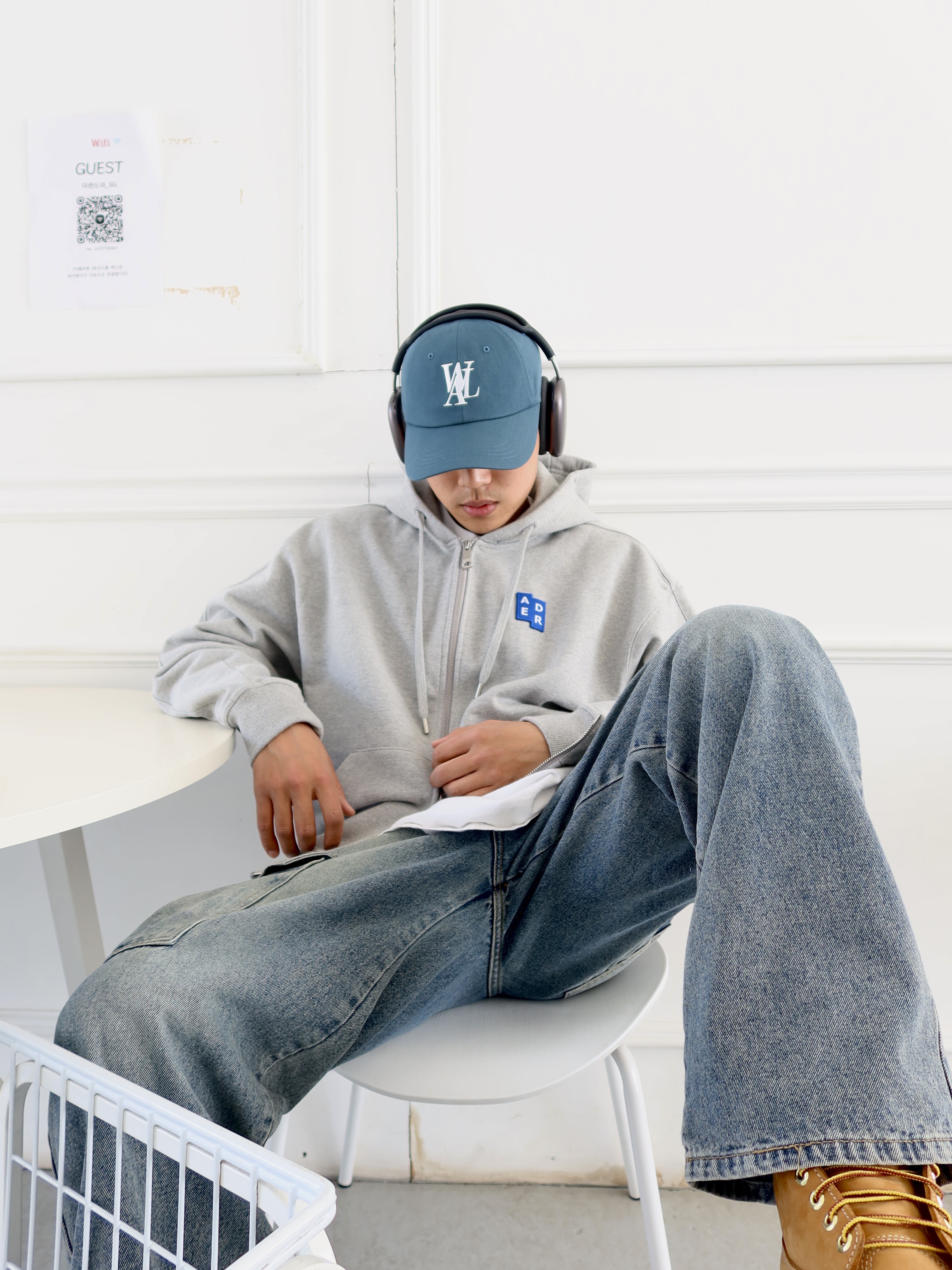 Apple AirPods Max Lightning Space Gray (Korean Ver.), Timberland Premium 6 inch Waterproof Boot Wheat Nubuck - Wide 착용 스타일 - 1