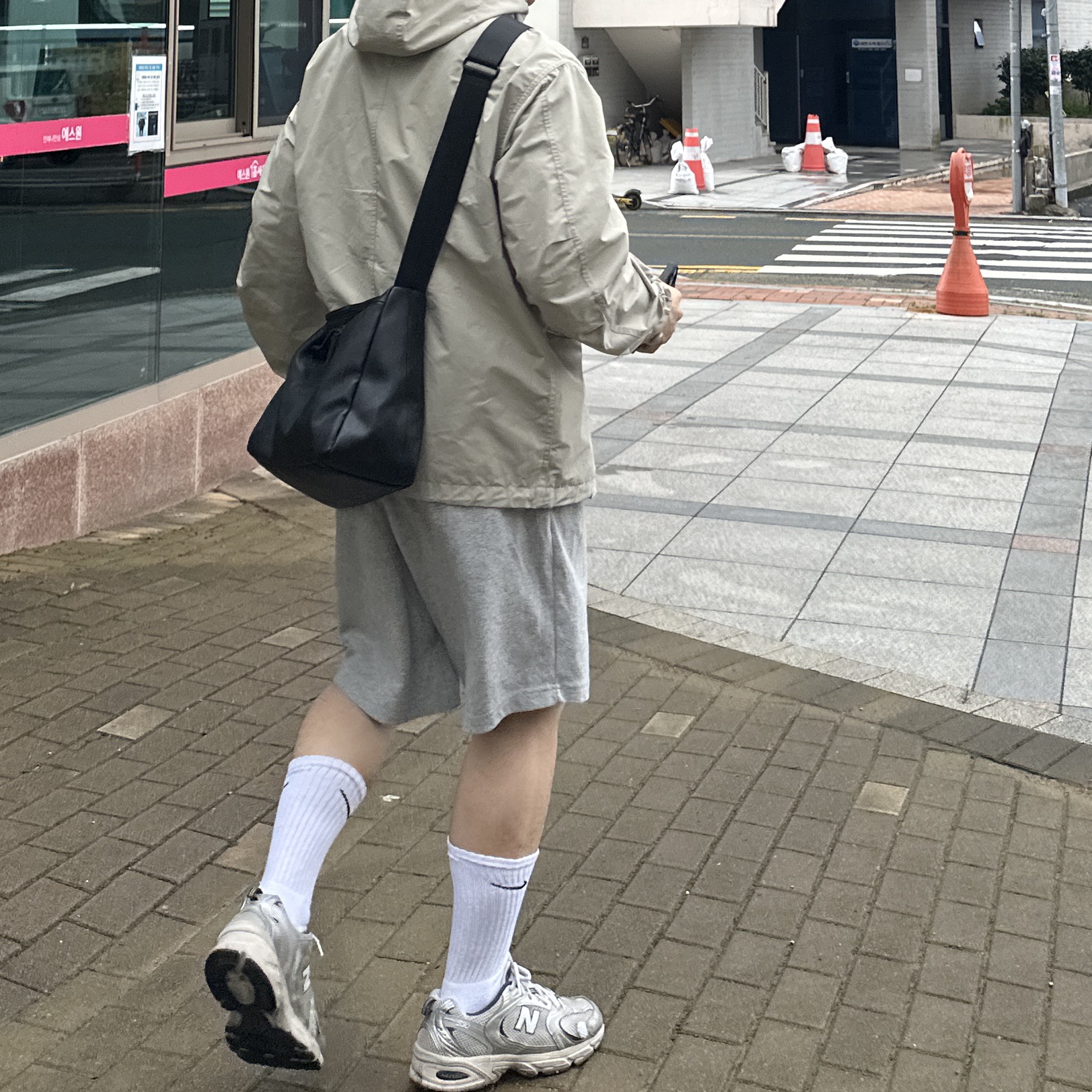 New Balance 530 Steel Grey 착용 스타일 - 2
