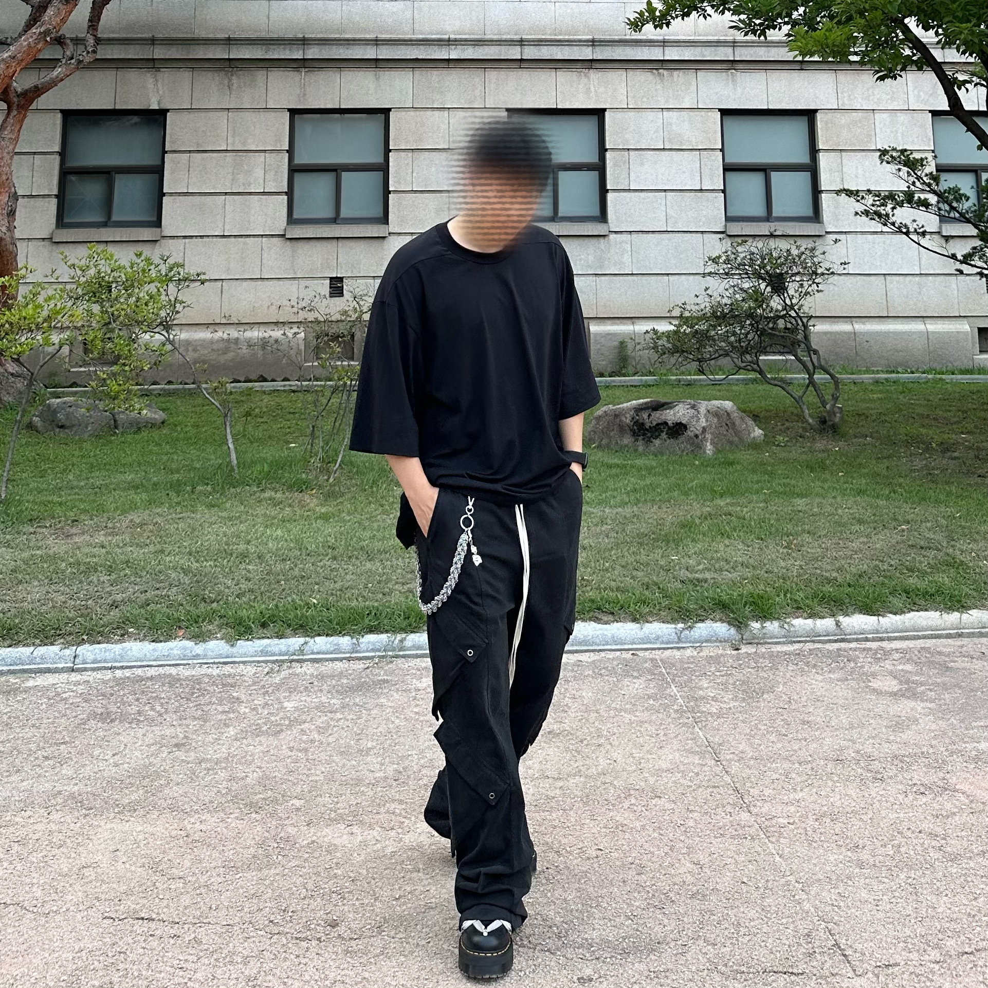 Dr. Martens x Rick Owens 1460 RO Leather Lace Up Platform Boots Black Lunar, Undermycar Leachianus Multiple Tangles Double Logo Chain Down Blue - 23SS 착용 스타일 - 3