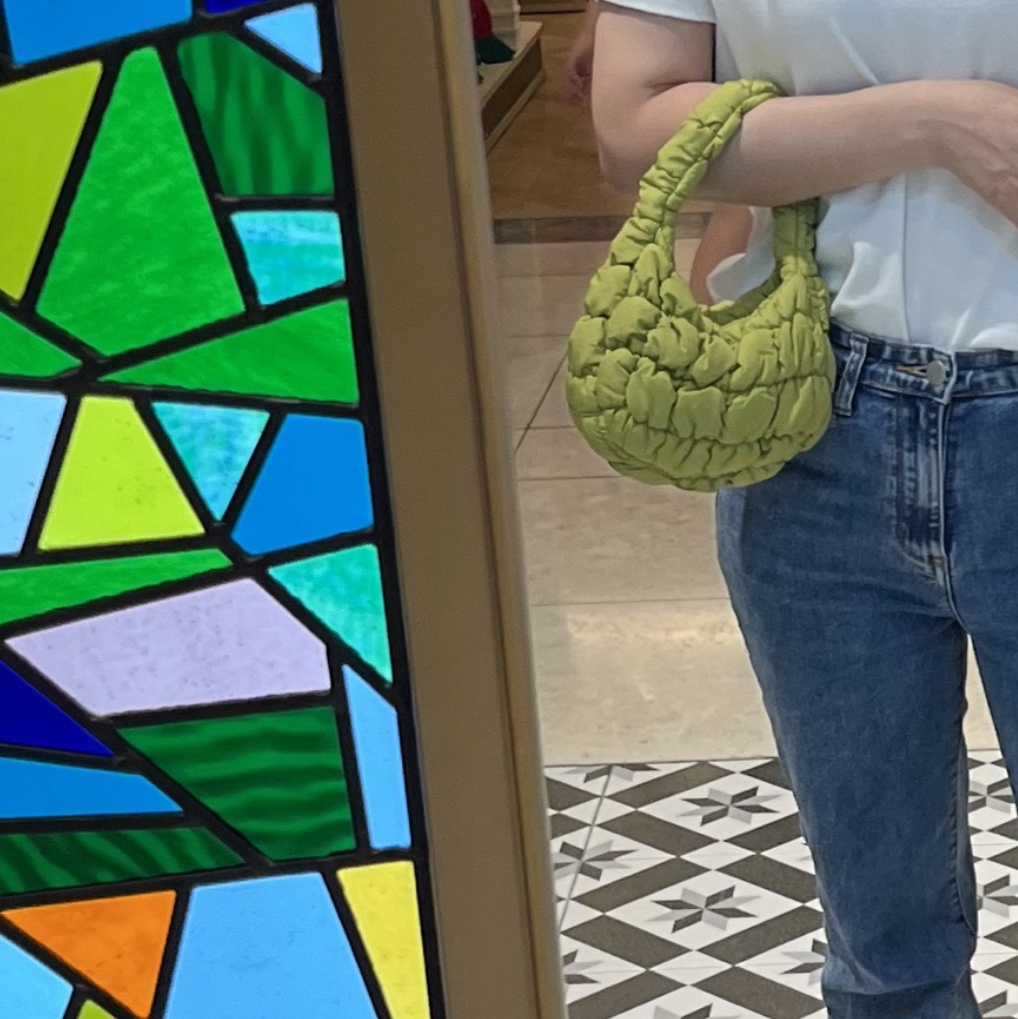 COS Quilted Micro Bag Green 착용 스타일