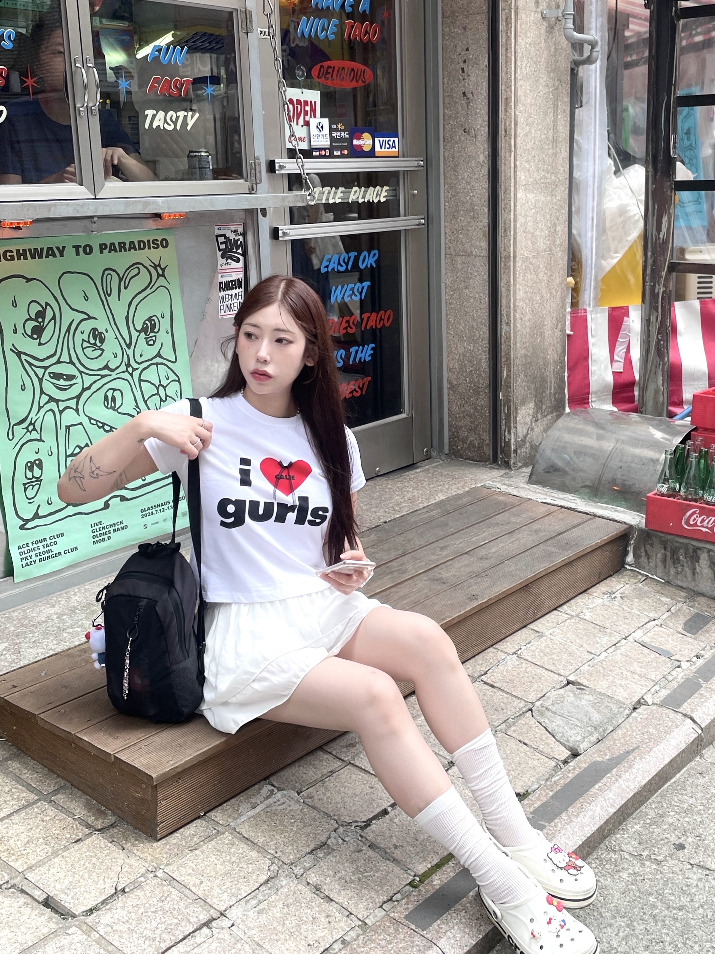 Mischief 2Way Mesh Sling Bag Black, Crocs Bayaband Clog White Navy 착용 스타일 - 1