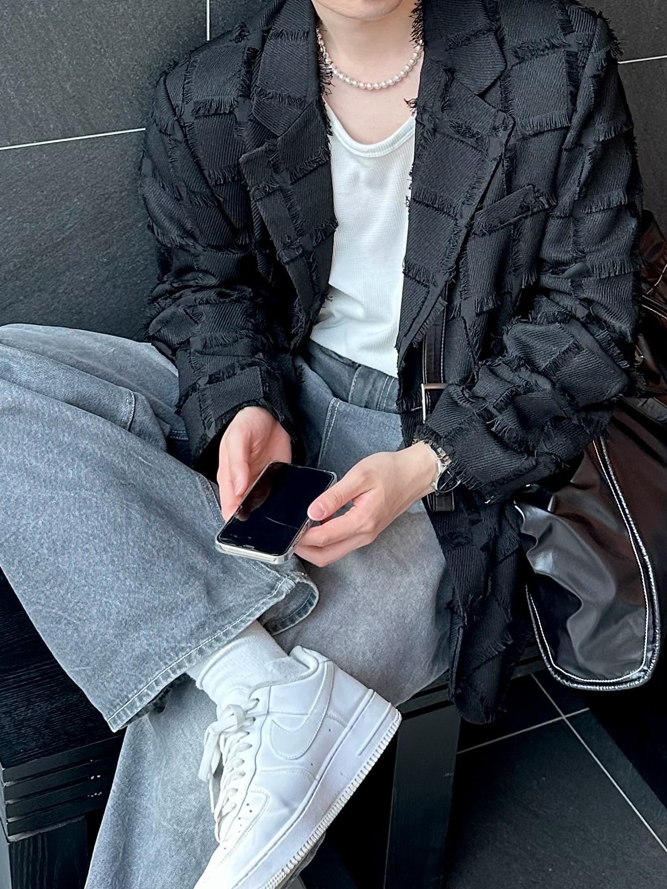 Matin Kim Big Coating Tote Bag Black, Nike Air Force 1 '07 Low White 착용 스타일 - 5