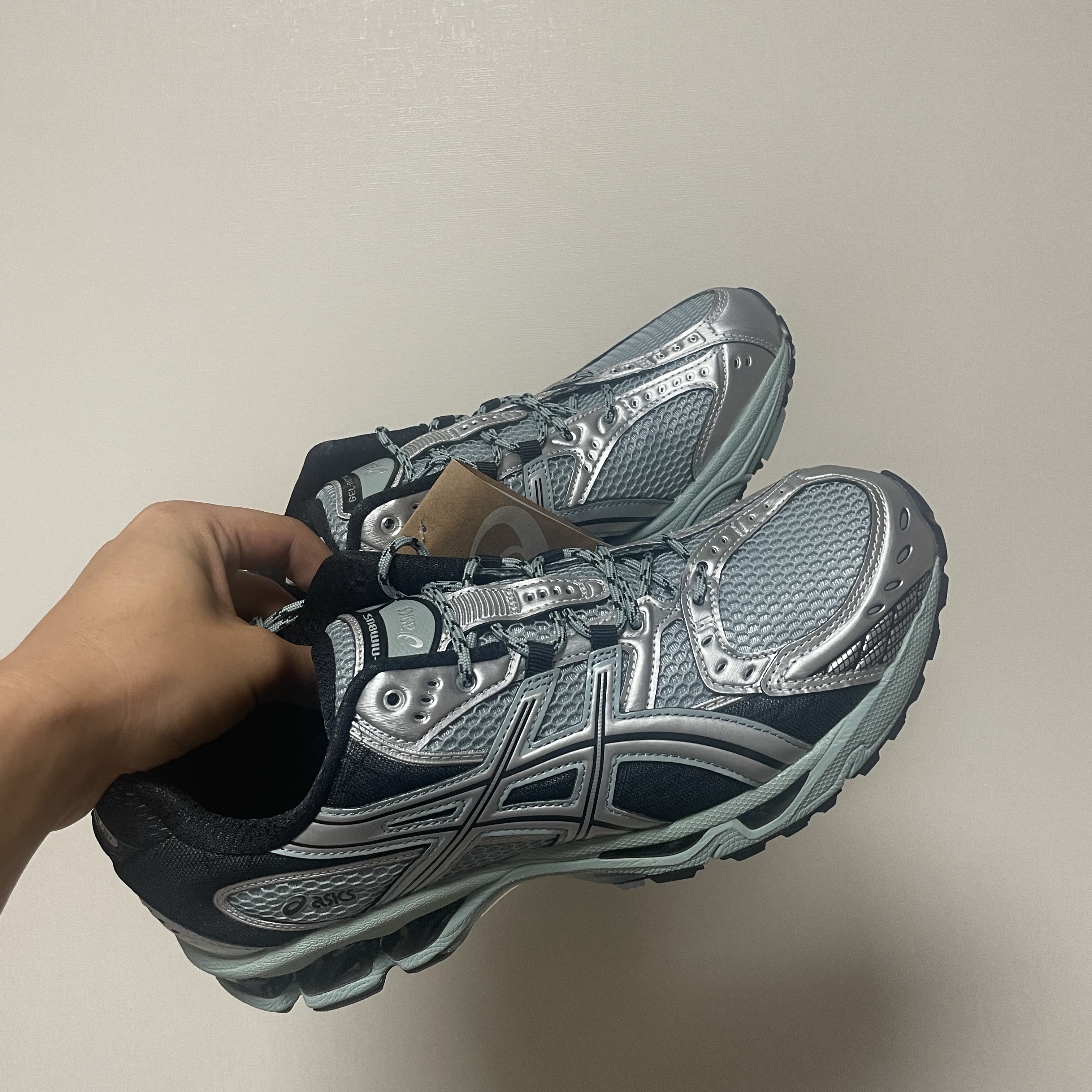Asics Gel-Nimbus 10.1 Ocean Haze Pure Silver 착용 스타일 - 2