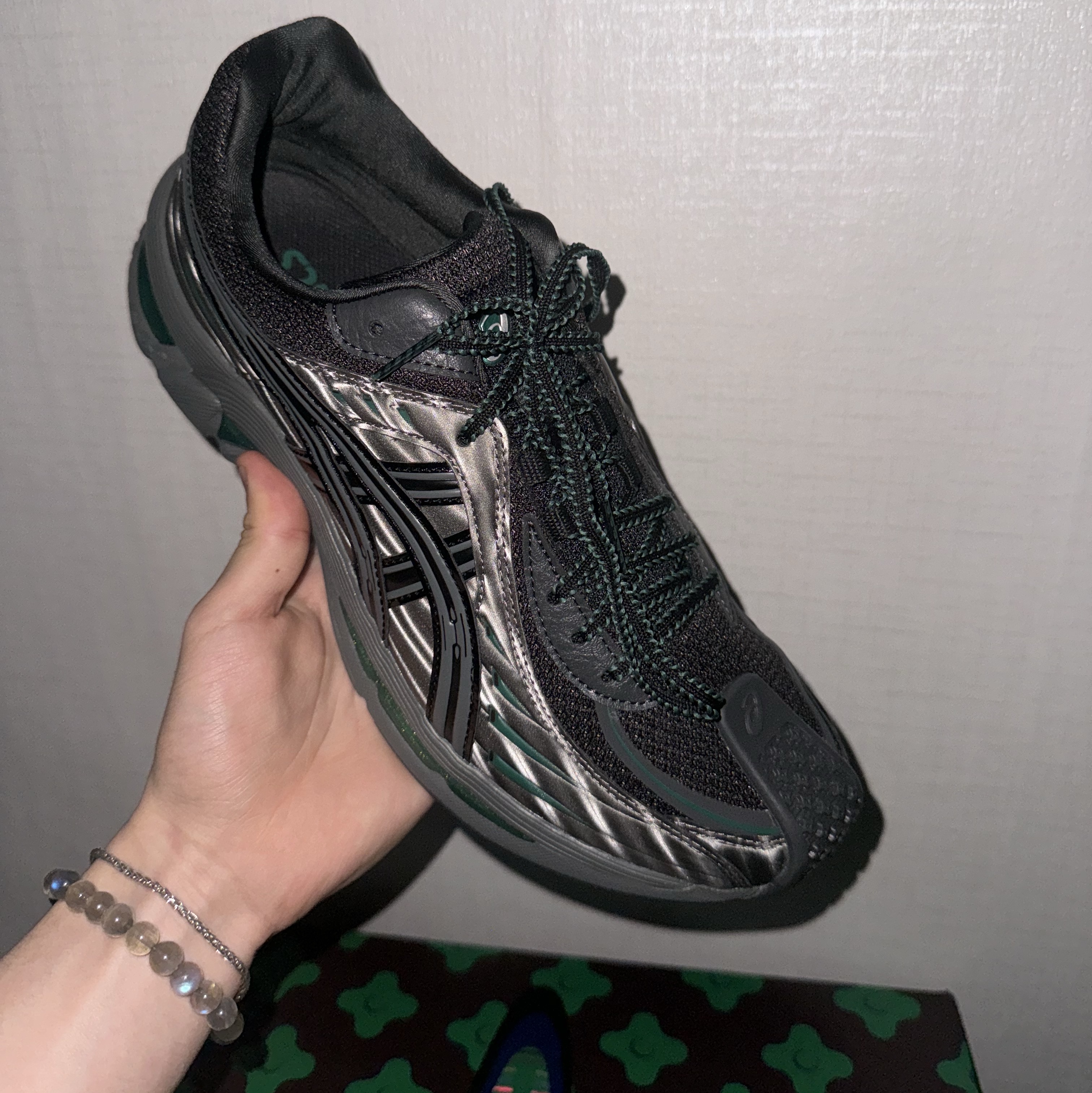 (W) Asics x Kiko Kostadinov Gel-Flammae Grey Black 착용 스타일 - 2