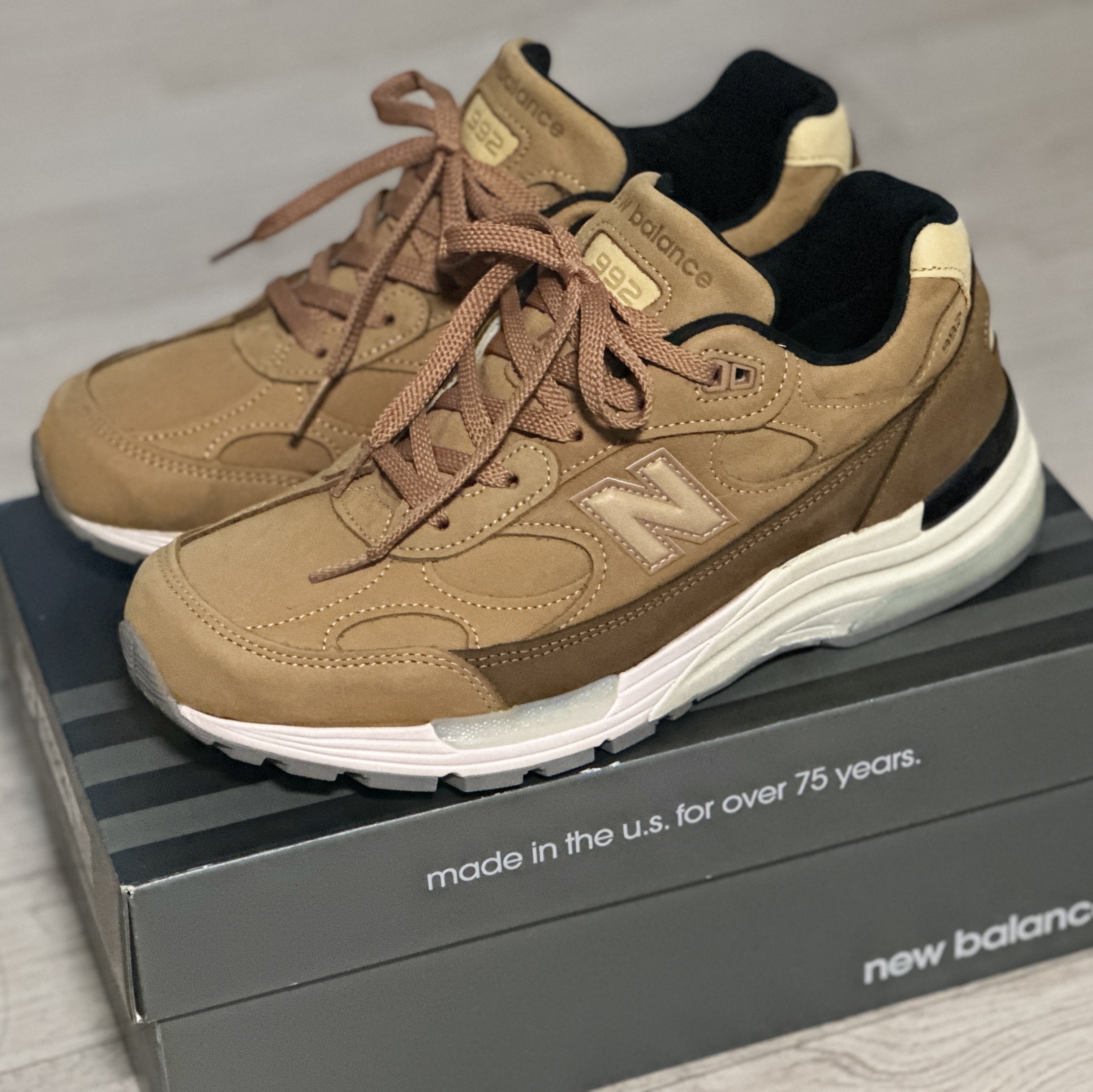 New Balance 992 Made in USA Brown 착용 스타일