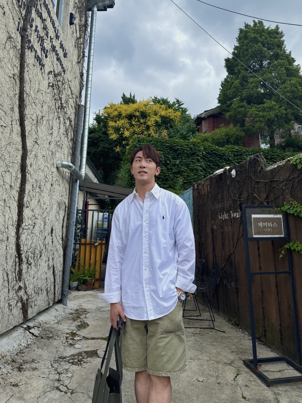 [30% 적립] Polo Ralph Lauren Classic Fit Garment Dyed Oxford Shirt White 착용 스타일