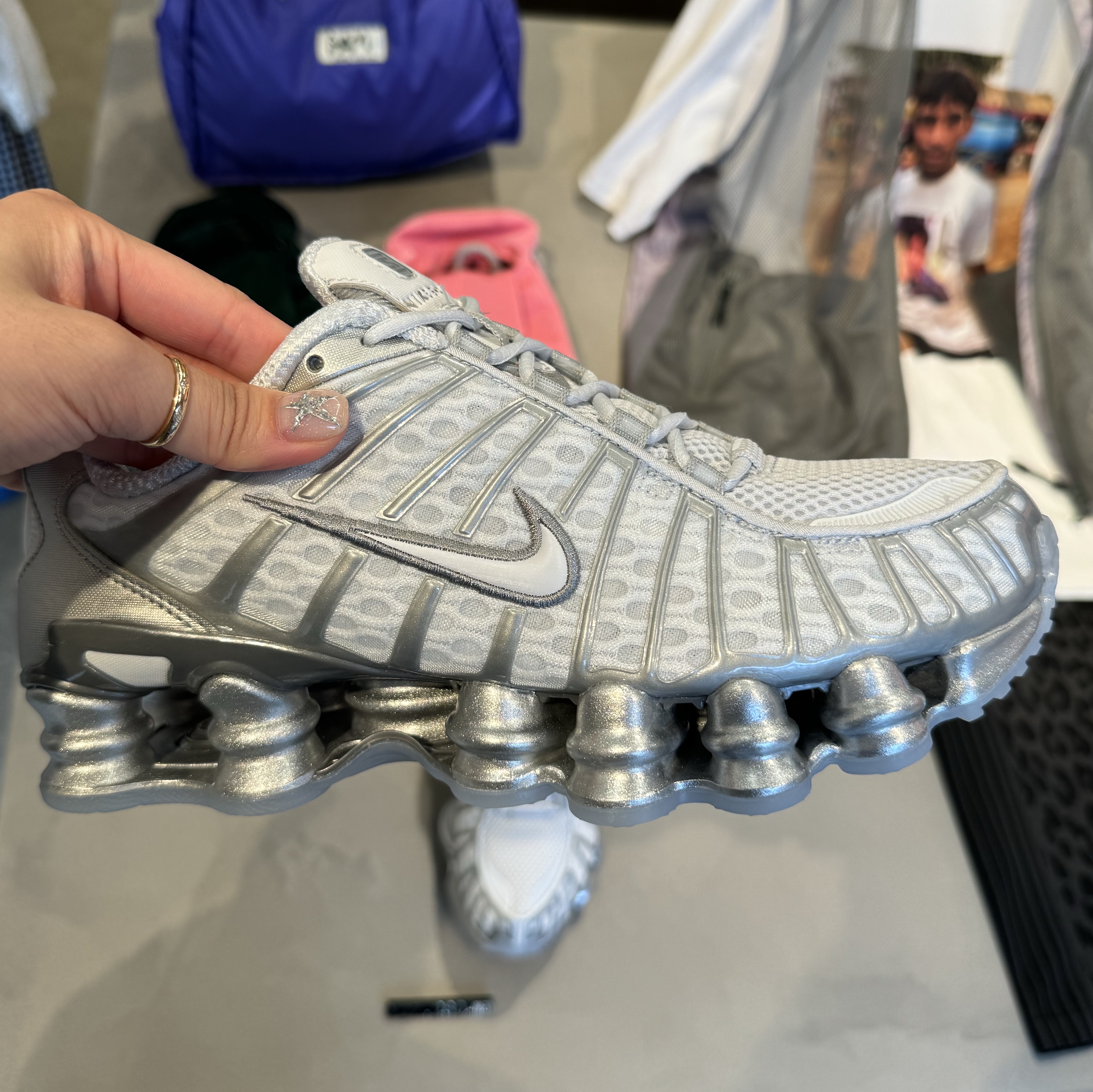 (W) Nike Shox TL Pure Platinum and Metallic Silver 착용 스타일