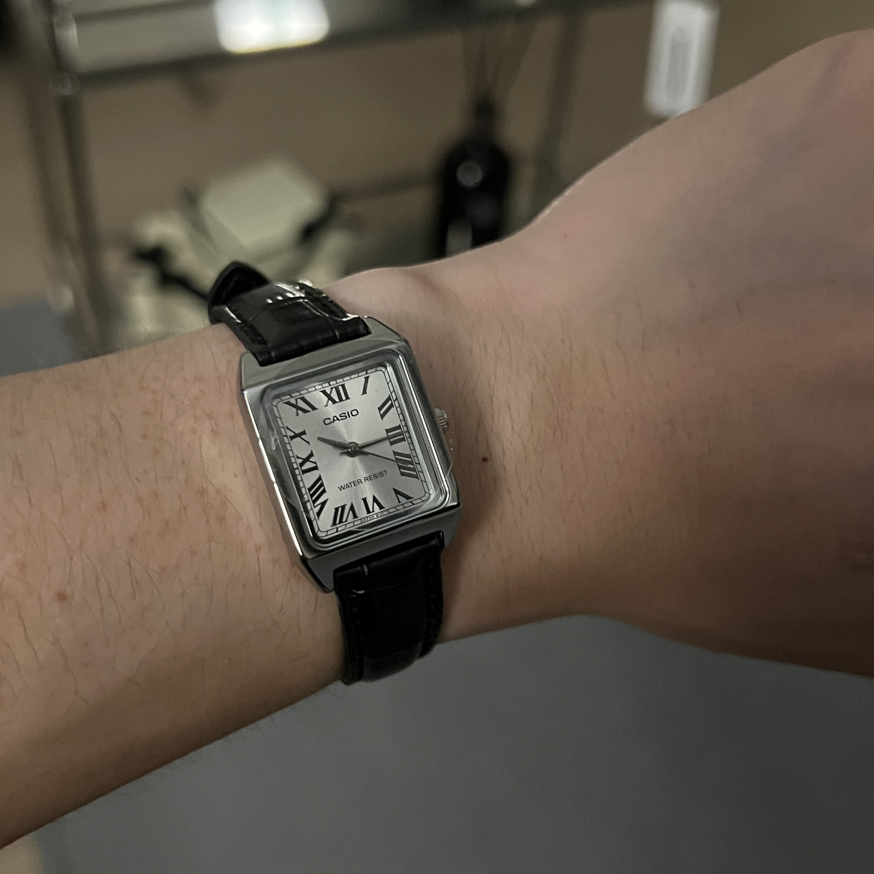 Casio LTP-V007L-7B1 착용 스타일