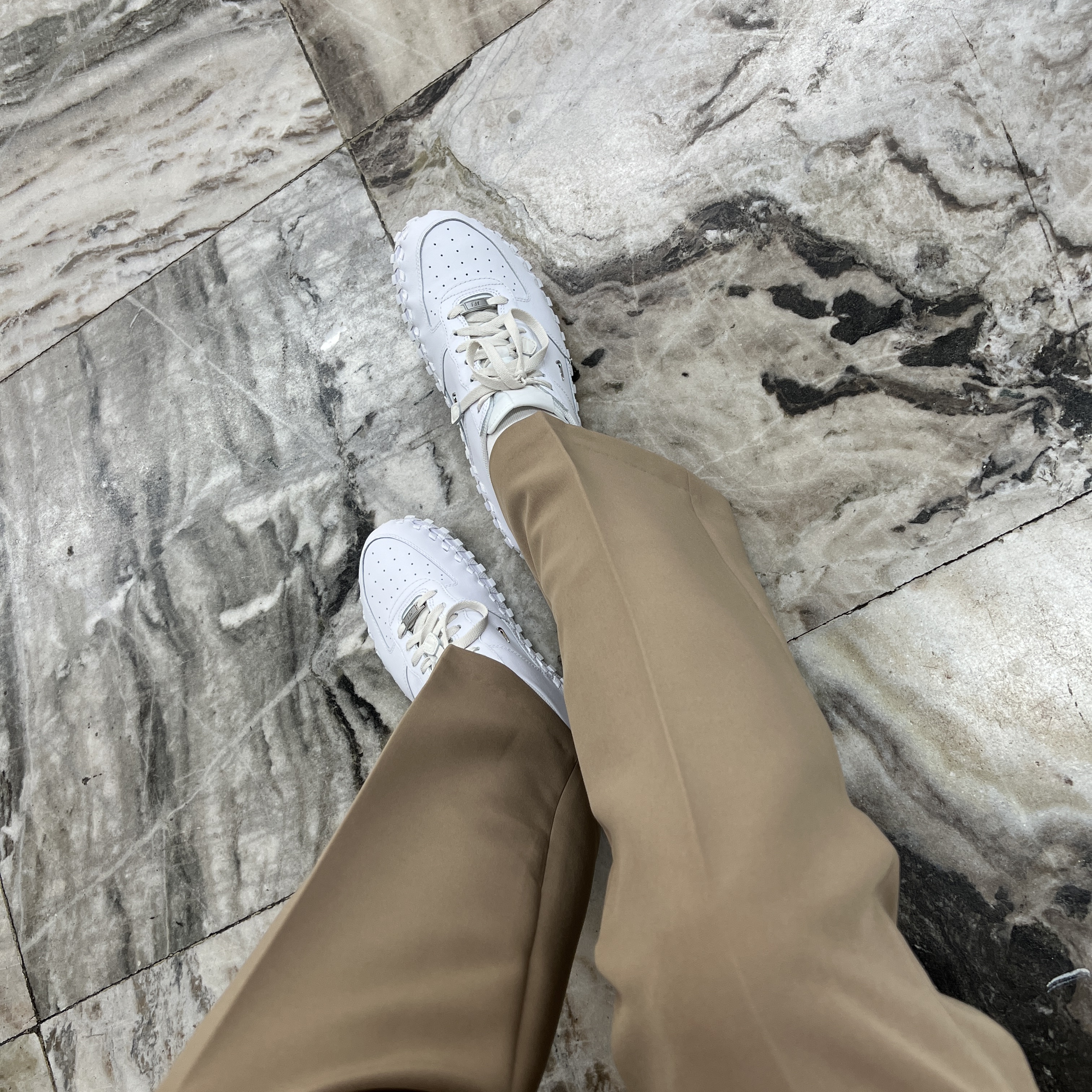 Nike x Jacquemus J Force 1 Low LX SP White 착용 스타일 - 4