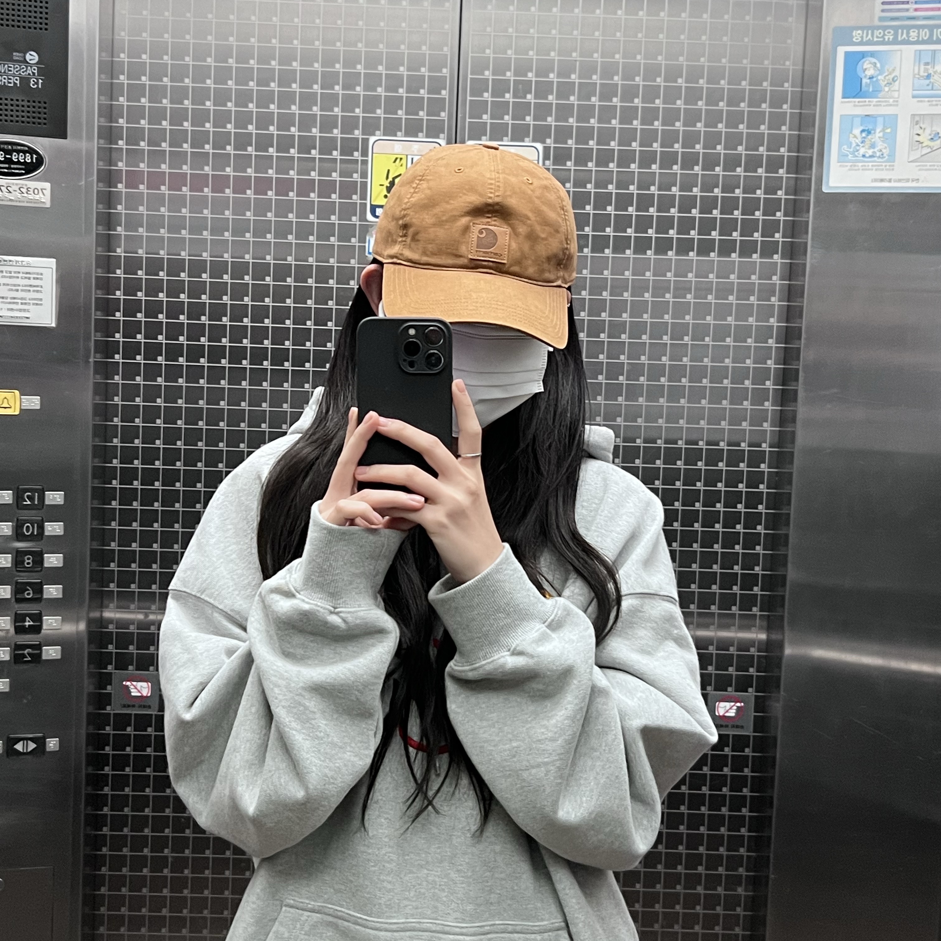 Carhartt Canvas Cap Carhartt Brown 착용 스타일 - 1