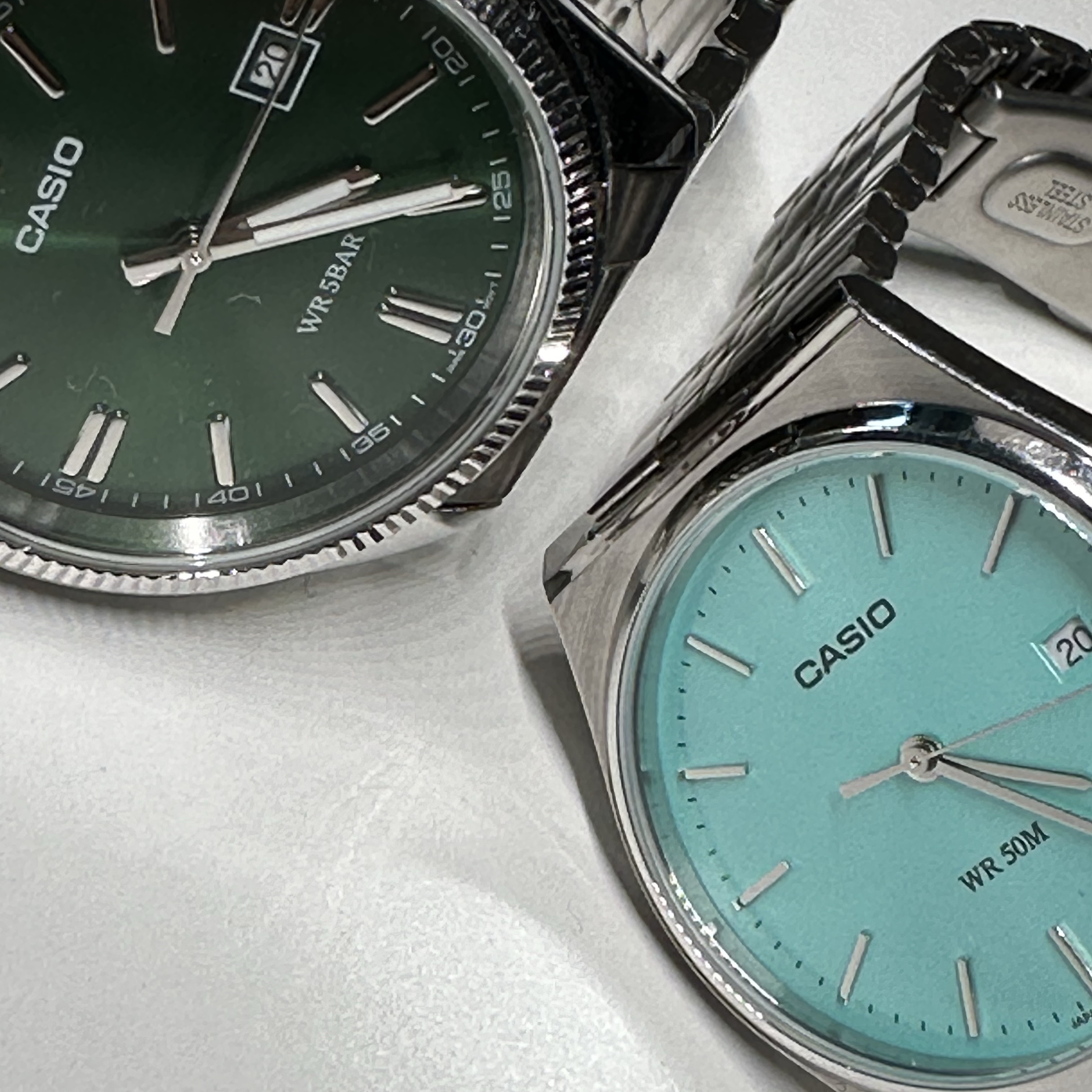 Casio MTP-B145D-2A1V, Casio MTP-1302D-3A 착용 스타일 - 4