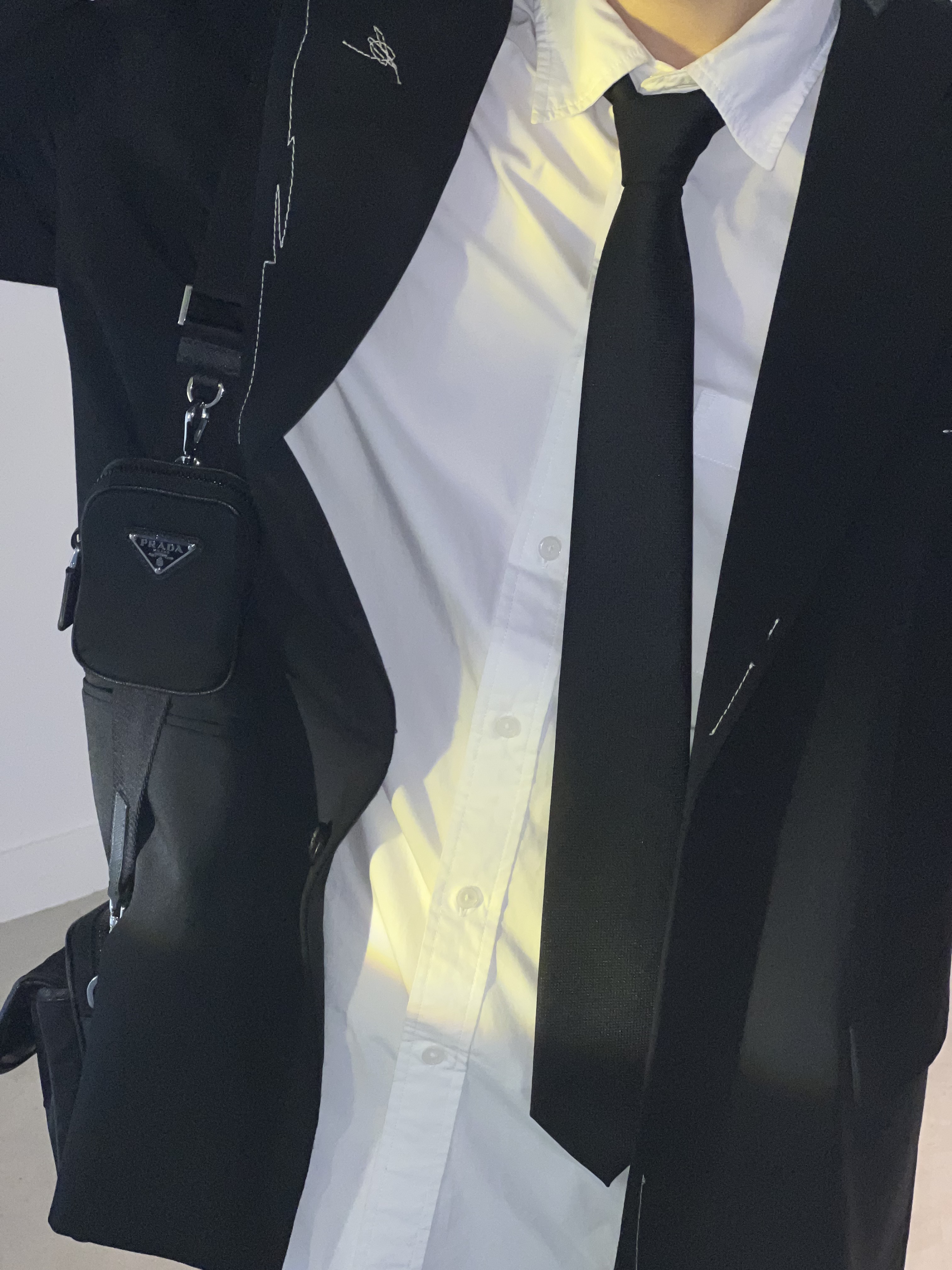 Zara x Ader Error Oversized Blazer Black, Prada Re-Nylon and Saffiano Leather Shoulder Bag Black ์ฐฉ์ฉ ์คํ์ผ - 4