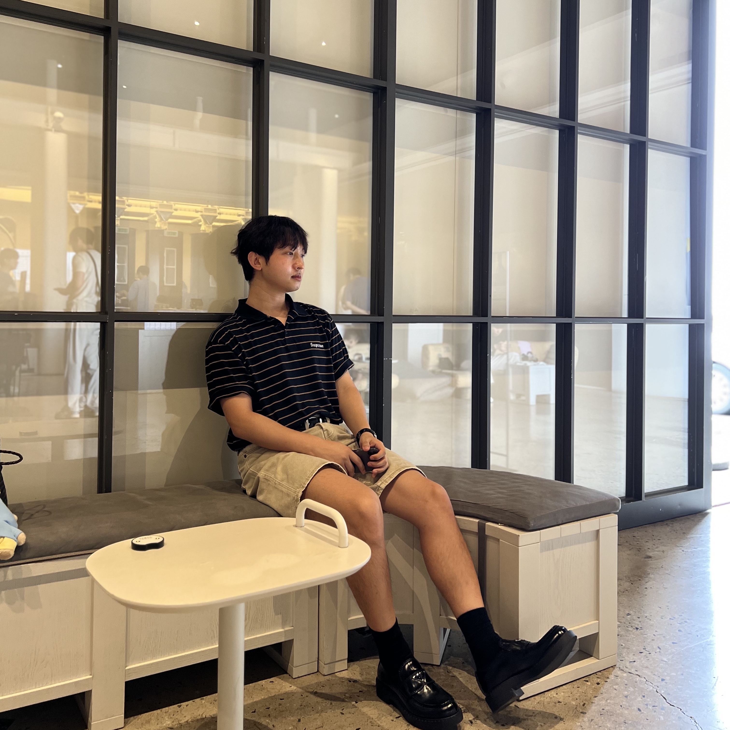 Supreme x Melvins Stripe S/S Polo Black - 24SS, Prada Chocolate Brushed Leather Loafers Black 착용 스타일 - 1