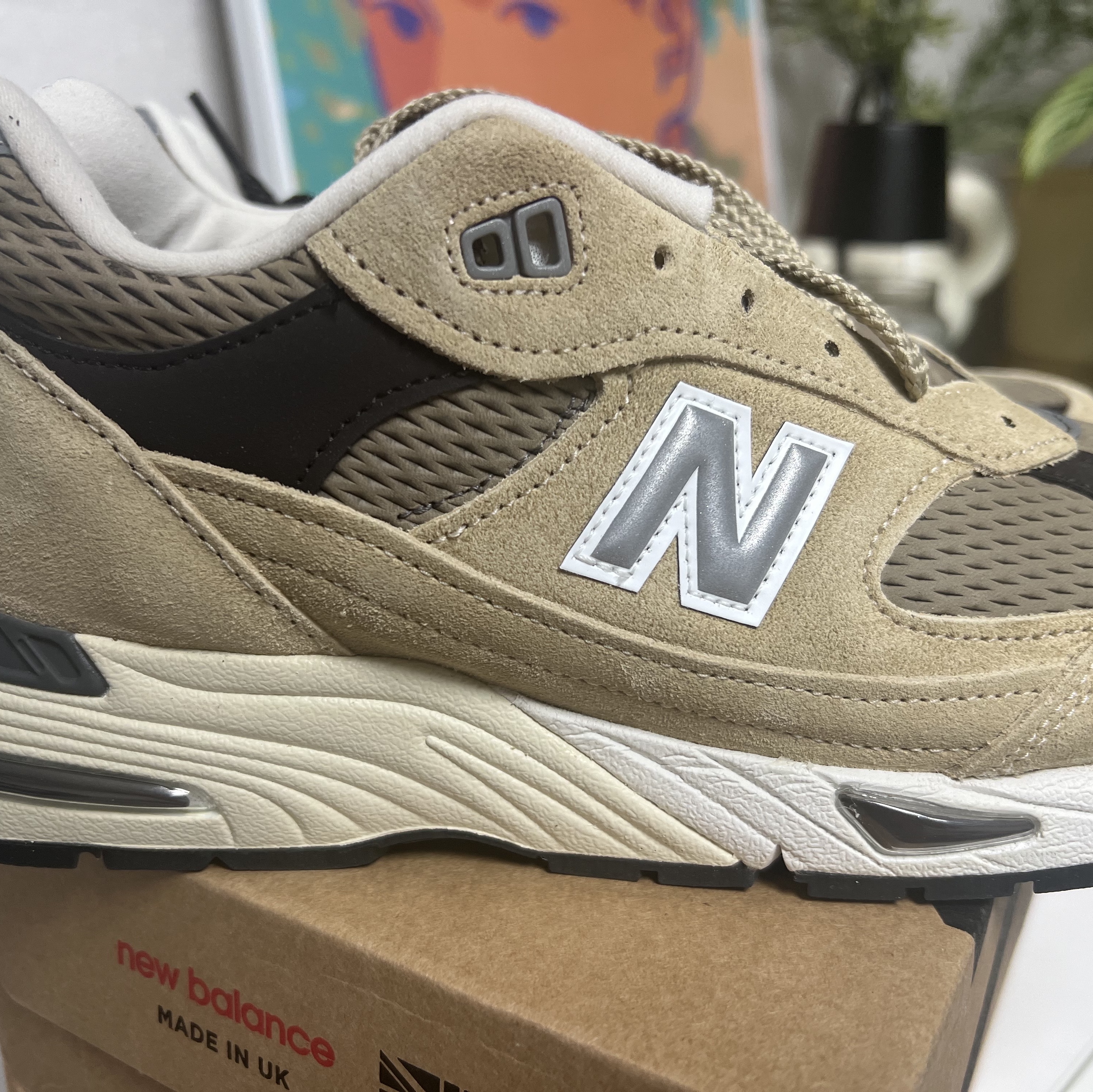 New Balance 991 Made in UK Finale Pale Khaki Silver Mink 착용 스타일 - 3