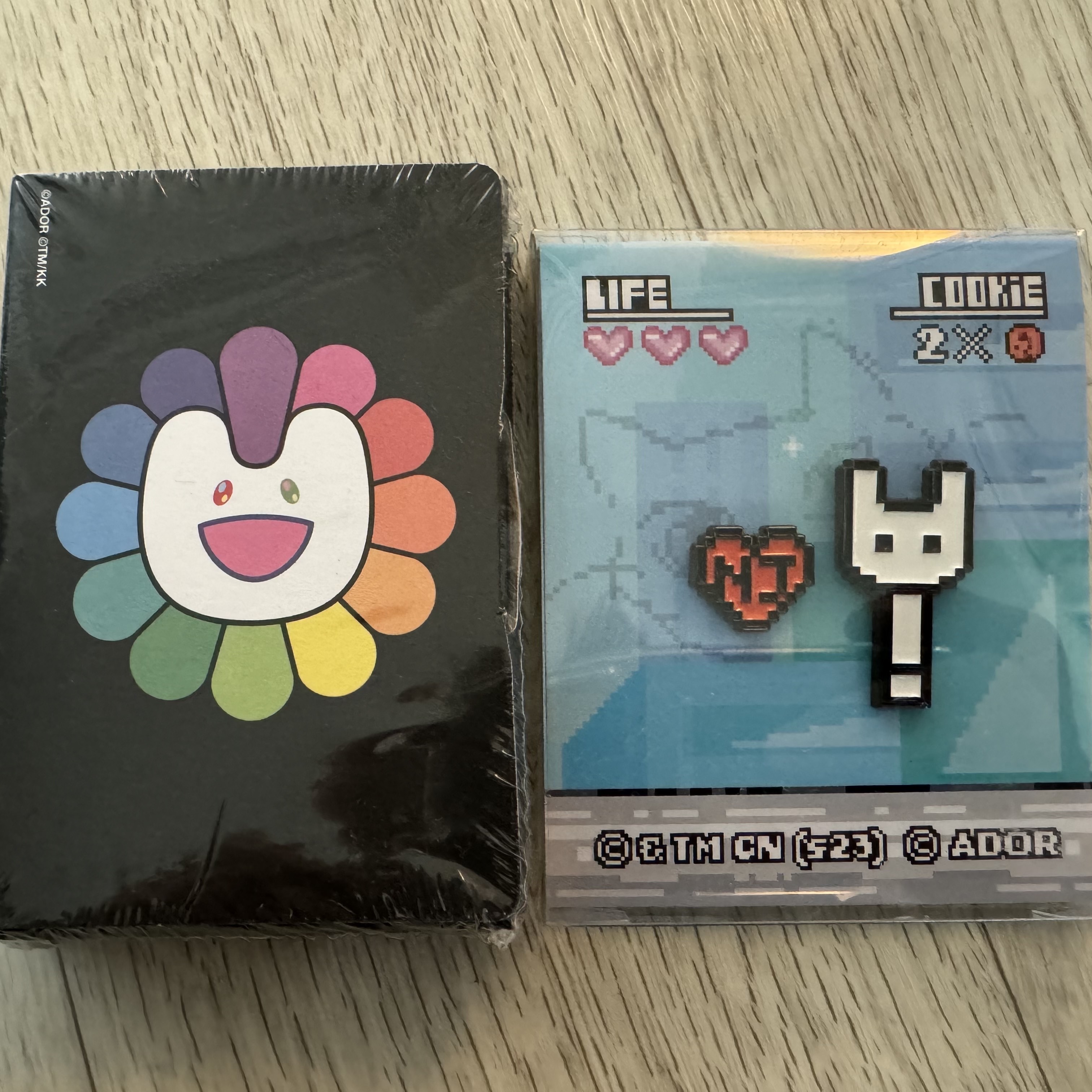 NewJeans Supernatural (Weverse Albums Ver.) Set, Newjeans x The Powerpuff Girls Metal Pin Badge Bunny 착용 스타일