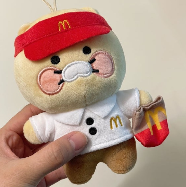 McDonald’s x Kakao Friends Crew Choonsik Doll 착용 스타일